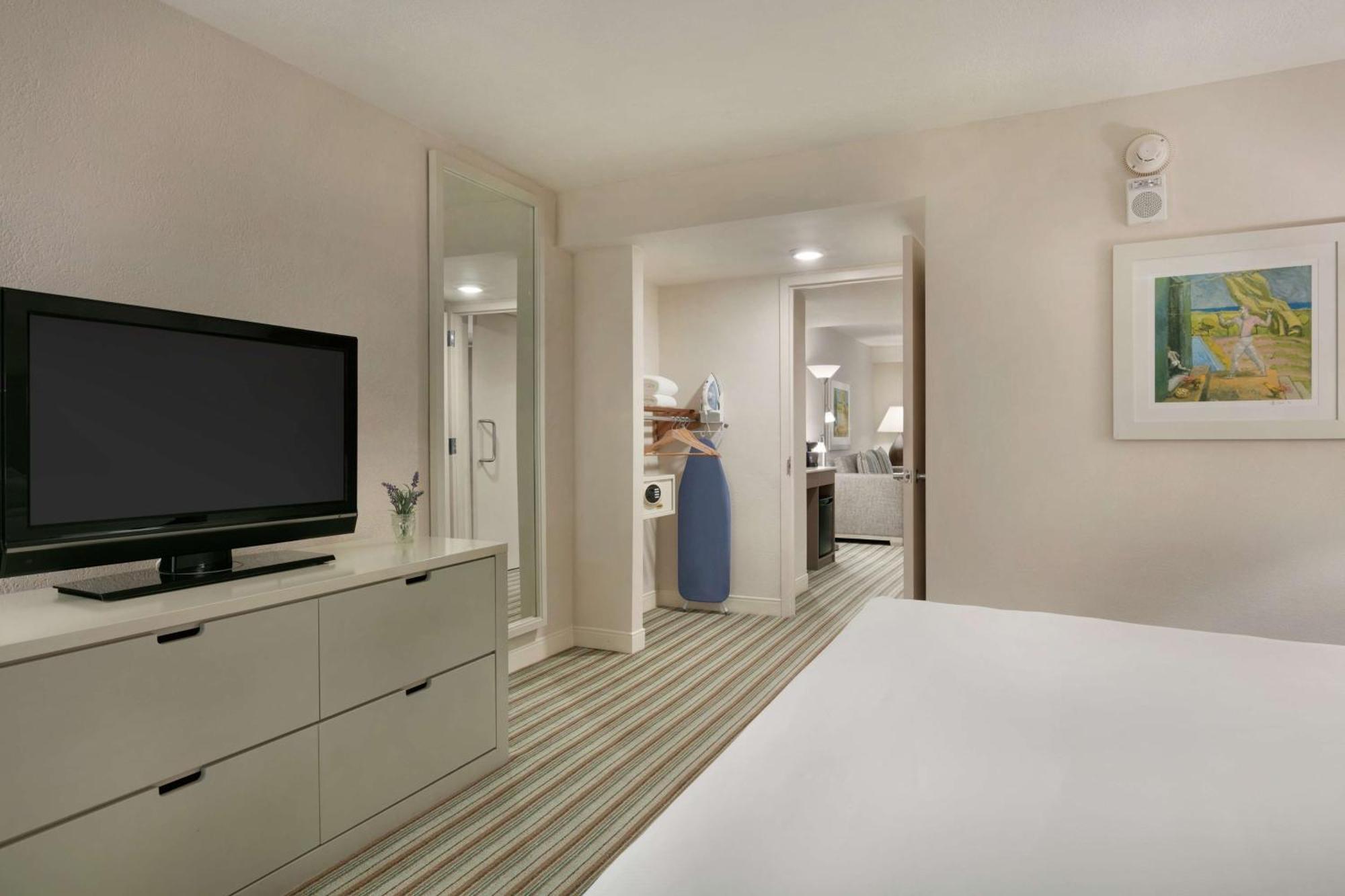 King Suite Roll Shower Mobility Hearing Accessible