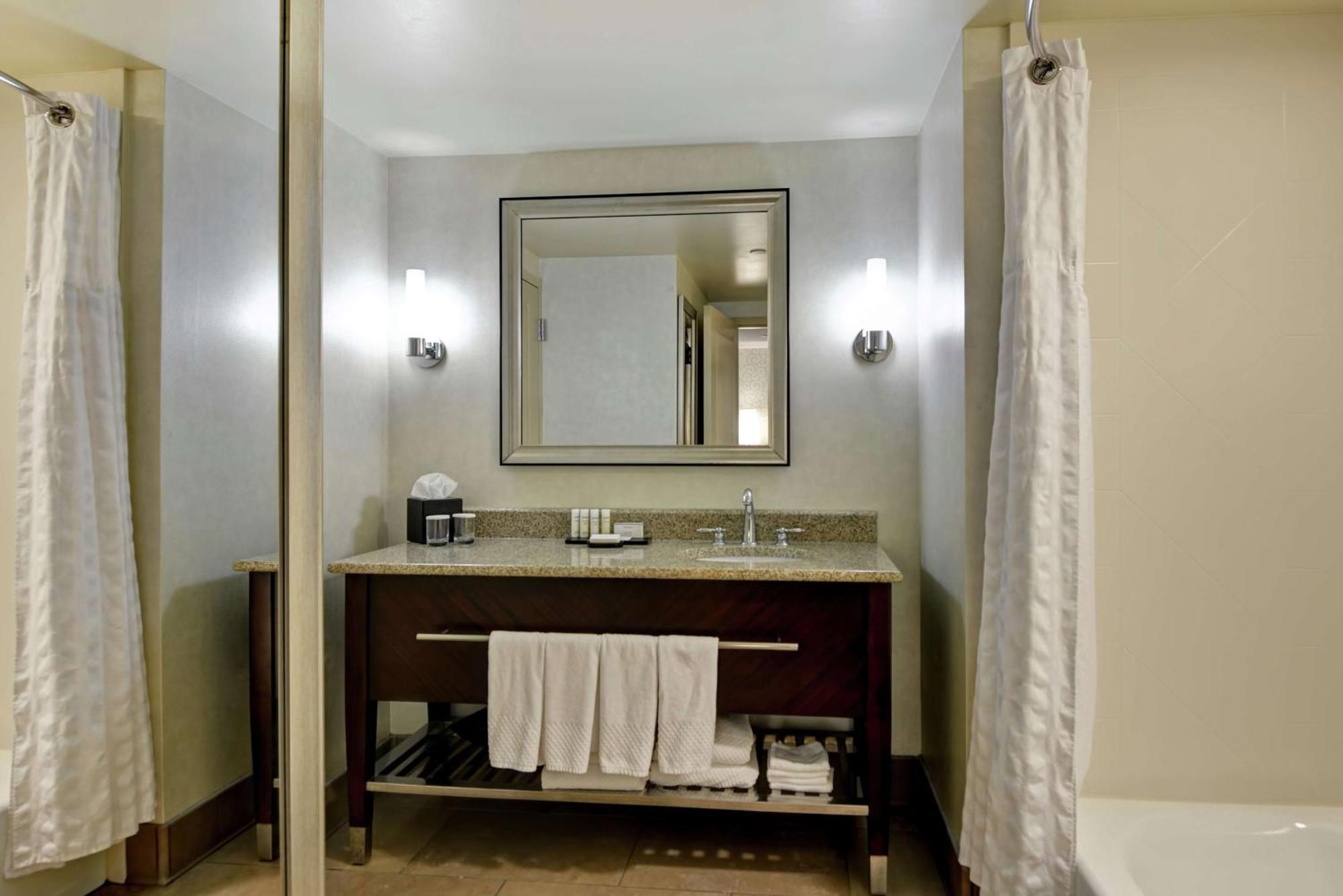 Smoking Queen Room Two Queen Beds