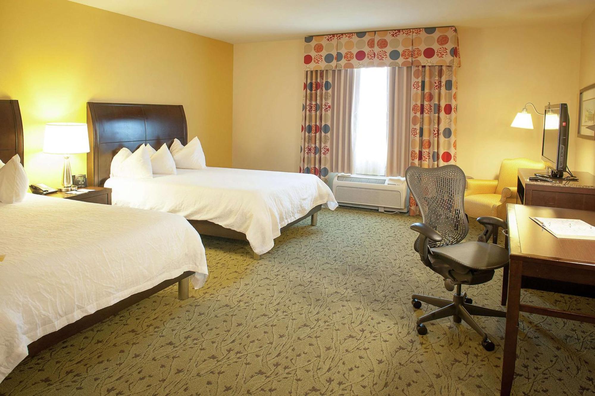 Queen Room Two Queen Beds Accessible Tub Mobility Access