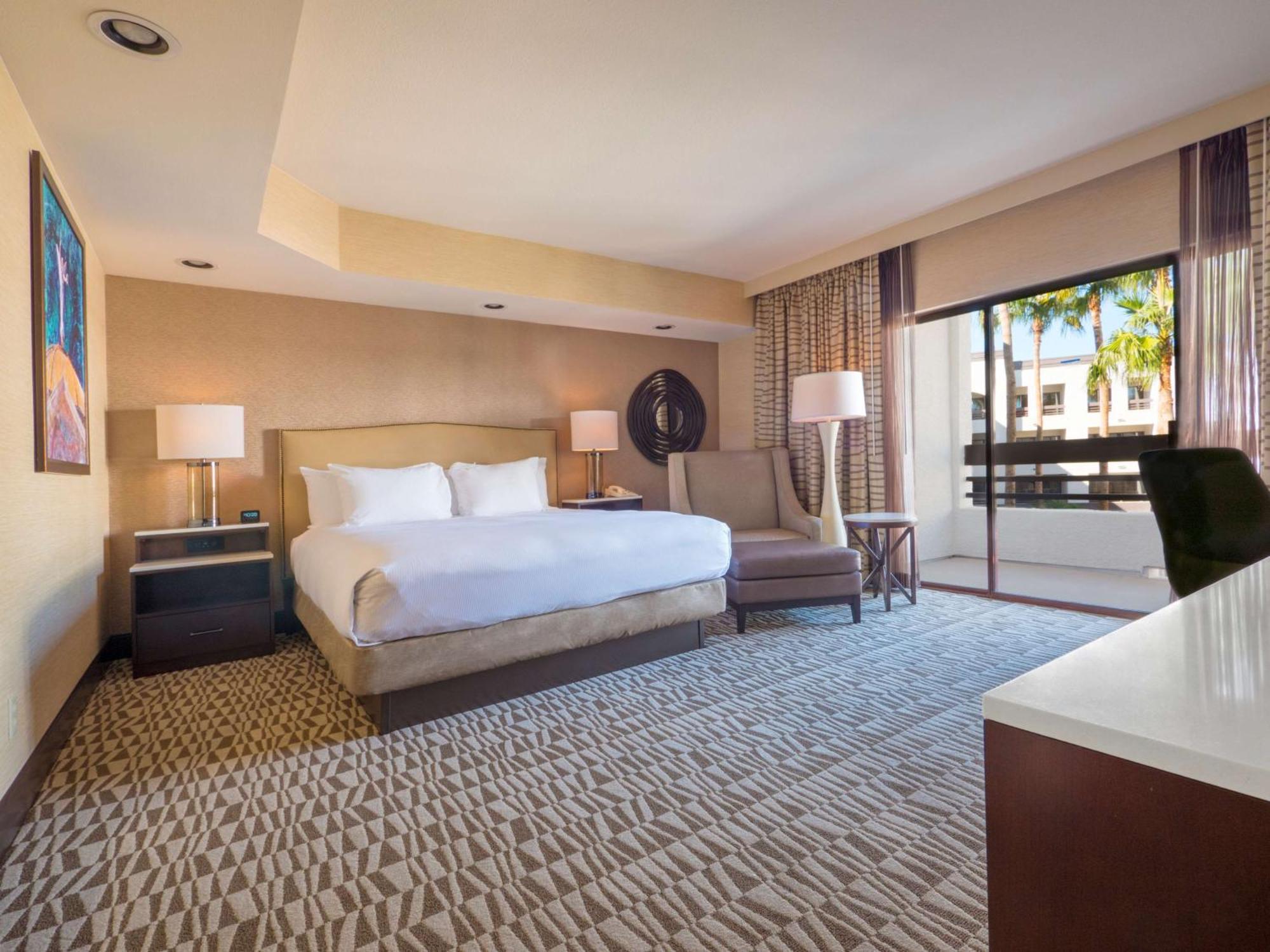Deluxe King Room,1559641231:JPEG