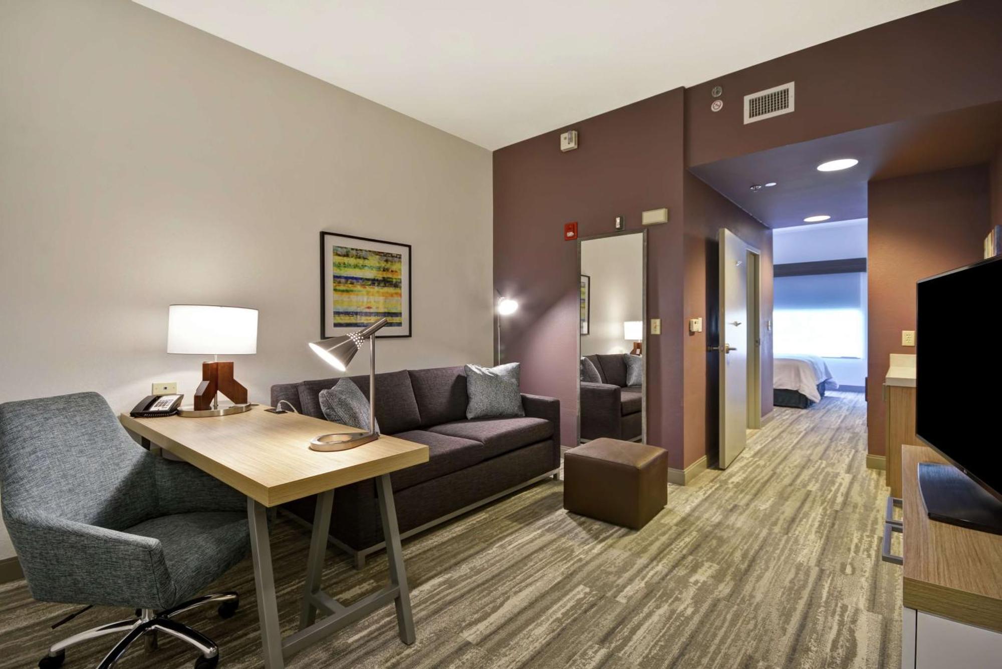 Junior King Suite - Mobility/Hearing Accessible,1557451639:JPEG