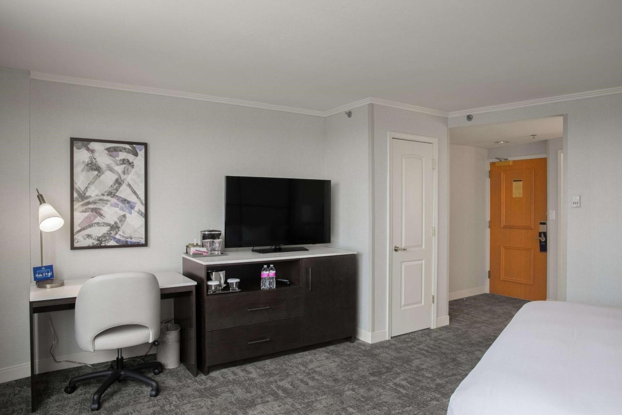 King Room,1557455665:JPEG