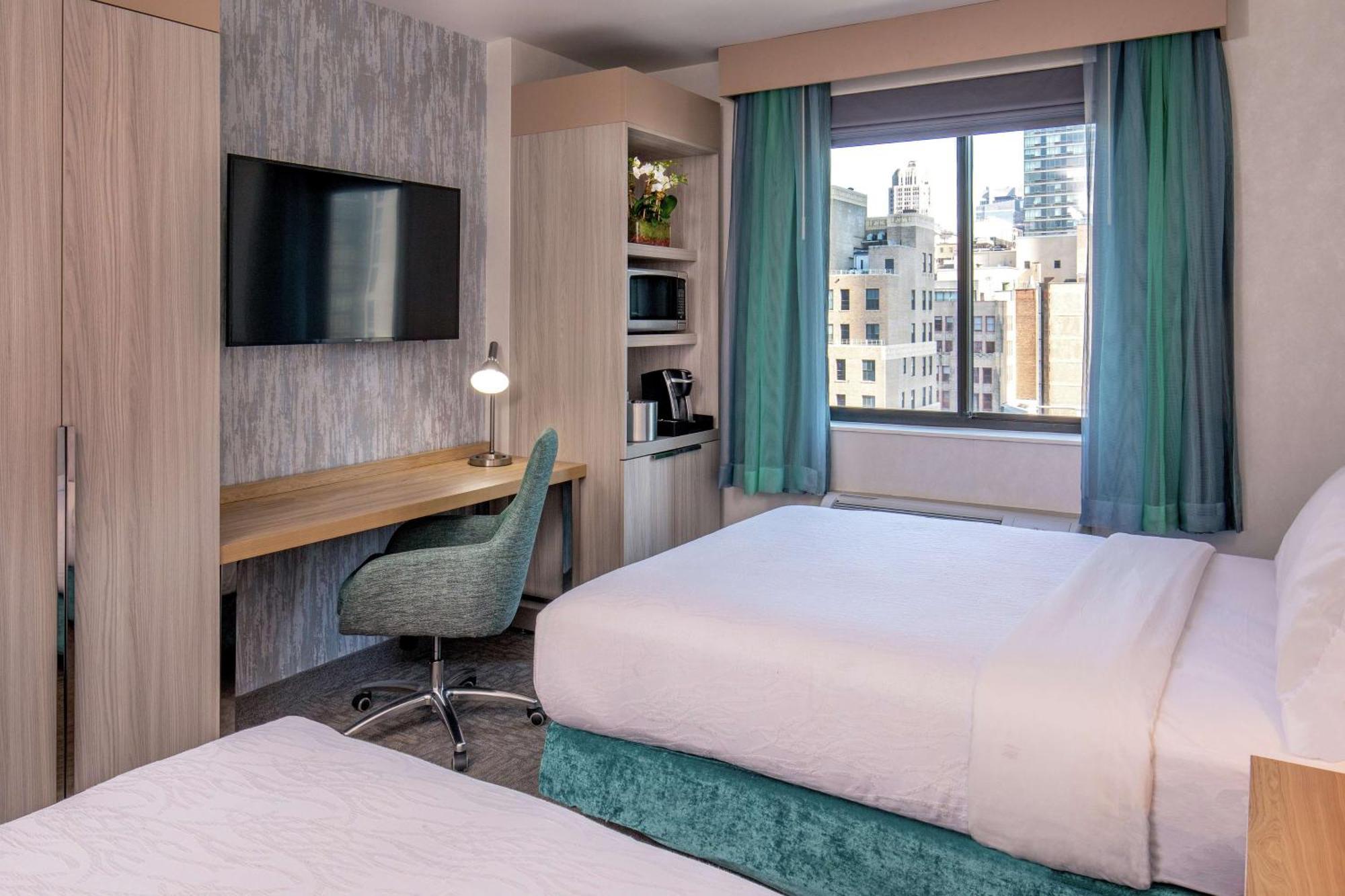 Queen Room with Two Queen Beds with City View,1557456178:JPEG