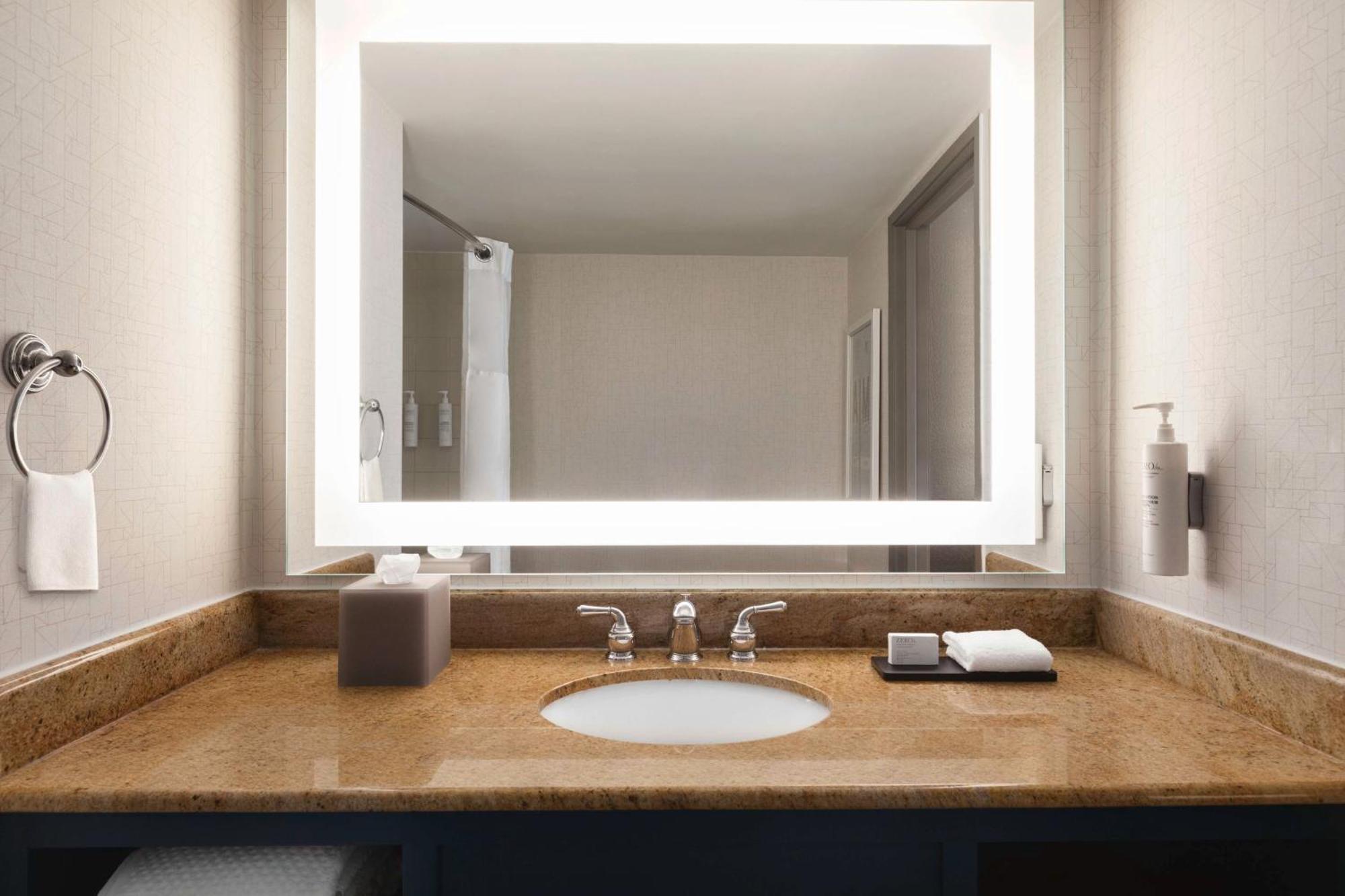 King Suite,1557459835:JPEG