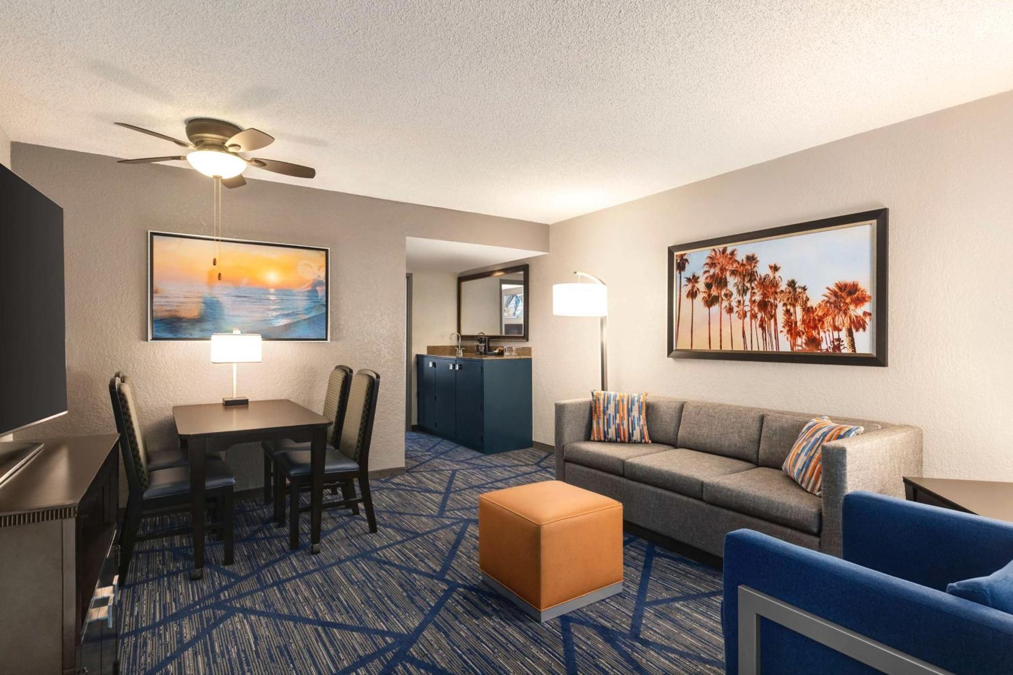 Queen Suite with Two Queen Beds,1707768351:JPEG