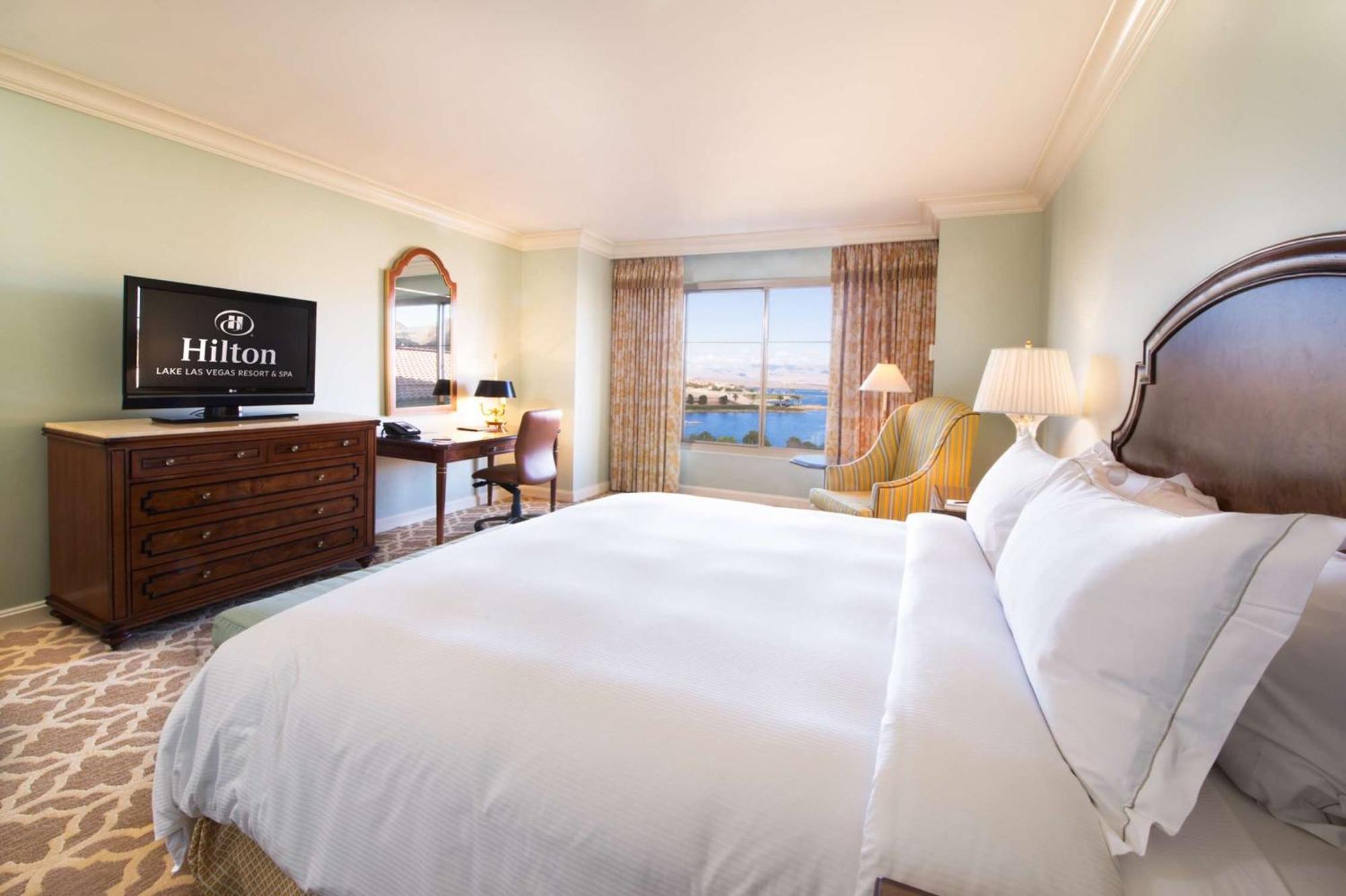 King Room Lake View,1557465391:JPEG
