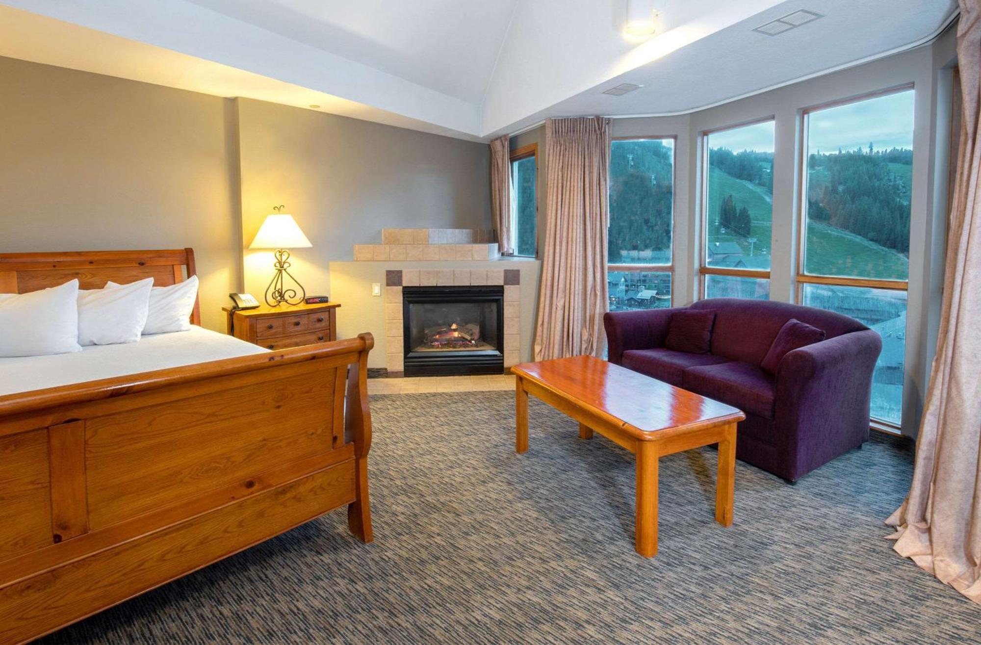King Suite Non-Smoking