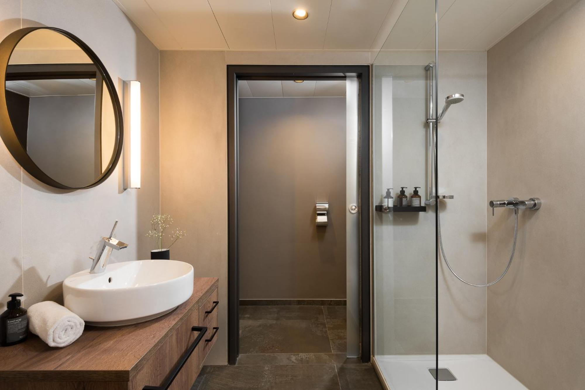One-Bedroom Apartment,1557541330:JPEG