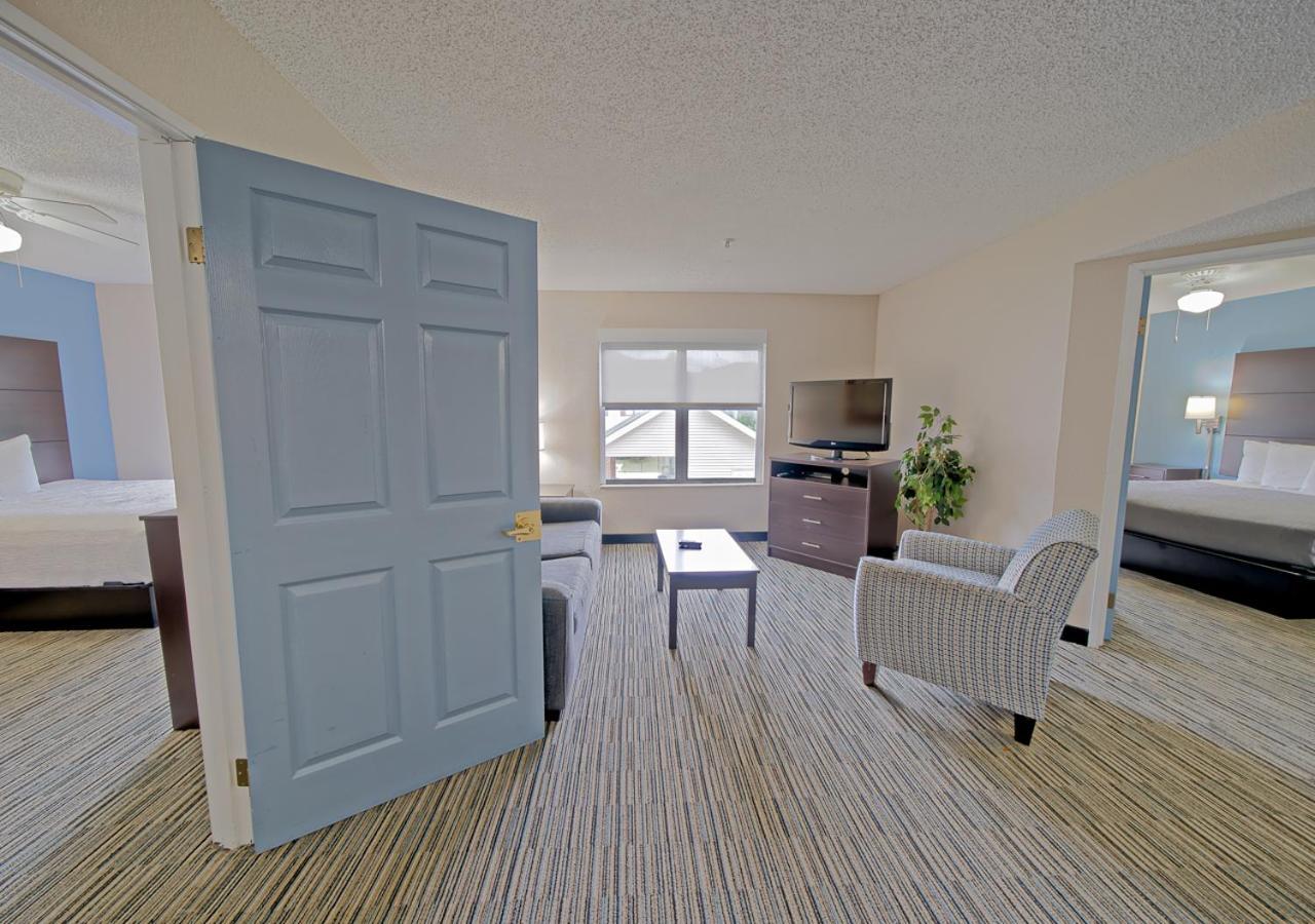 Two-Bedroom Suite