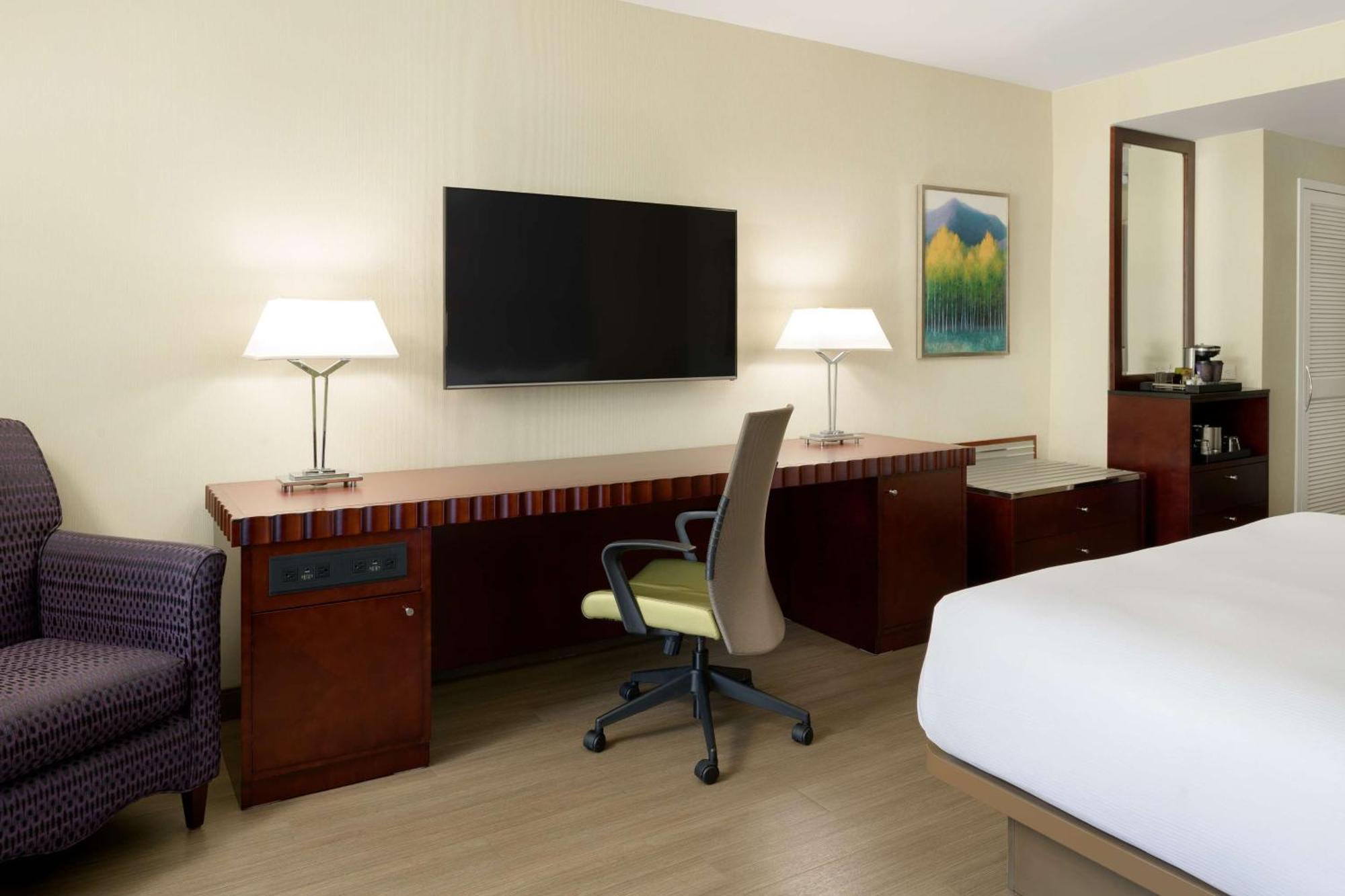 Deluxe King Room,1559640085:JPEG