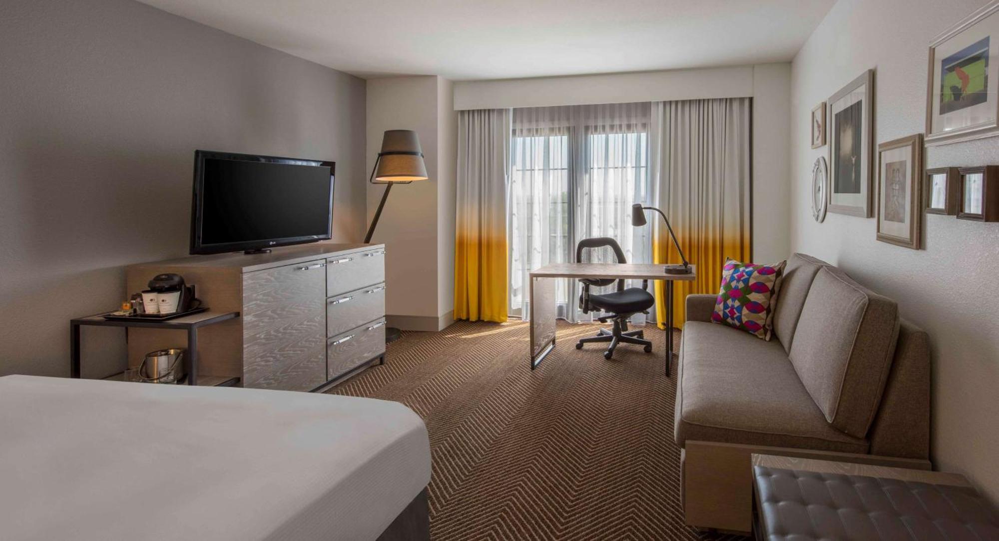 King Room,1557824638:JPEG