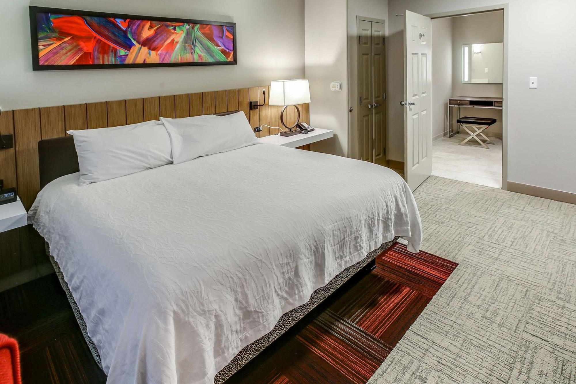 One-Bedroom King Suite