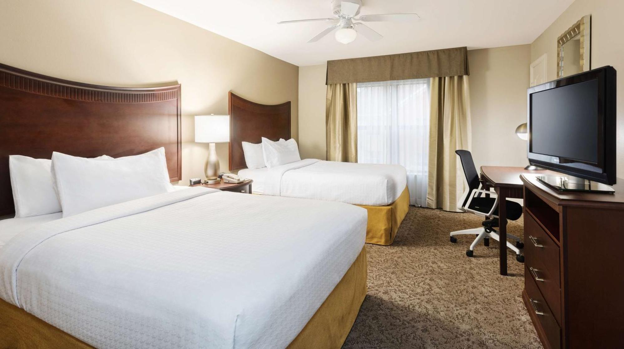 One-Bedroom Queen Suite Two Queen Beds Non-Smoking