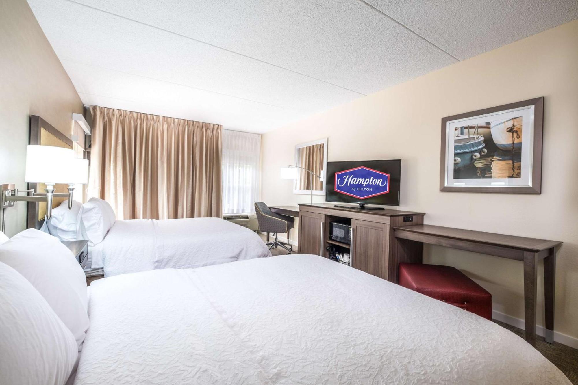 Queen Room Two Queen Beds Mobility Access or Non-Smoking