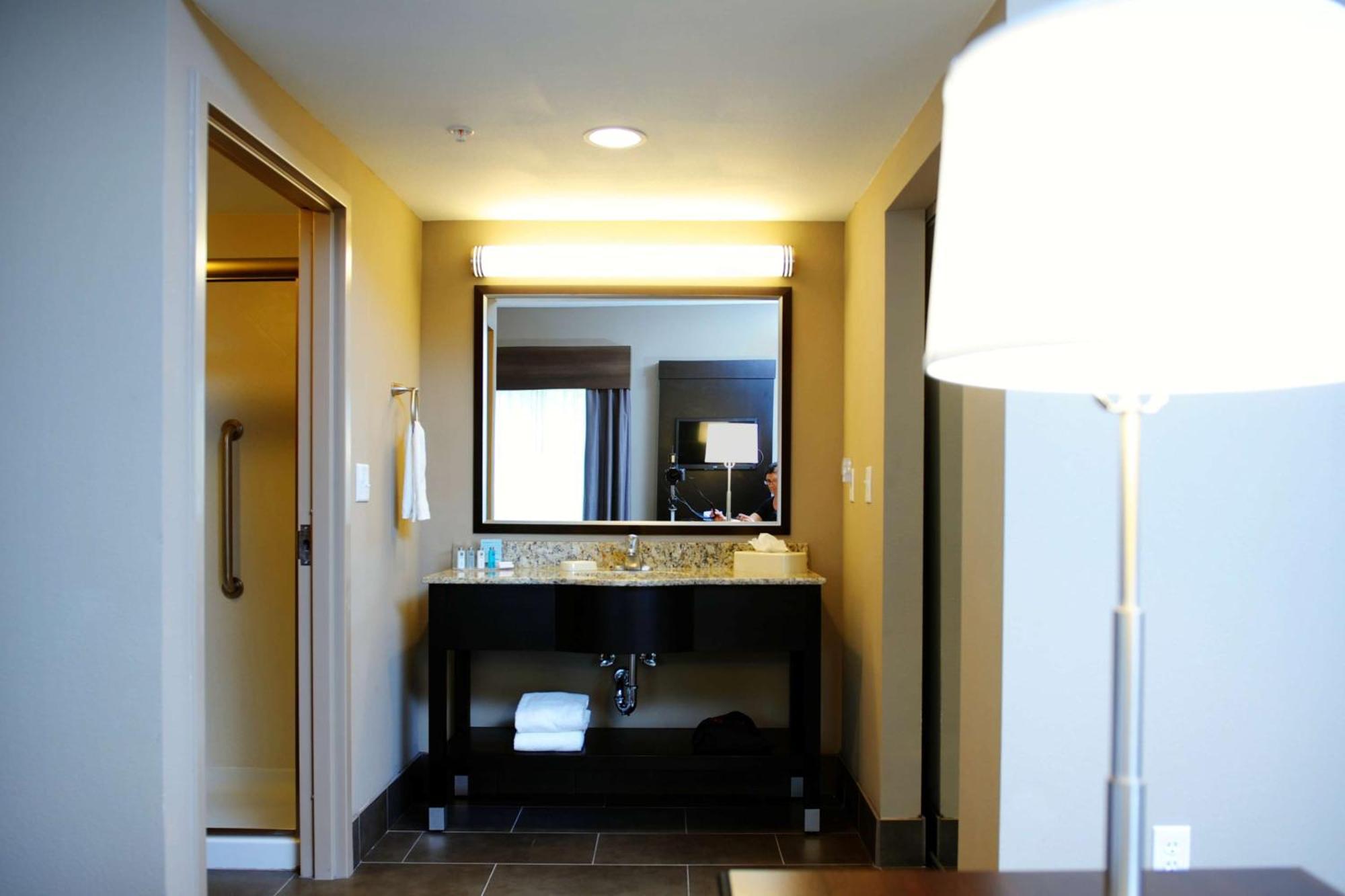 Room with Two Queen Beds - Non-Smoking