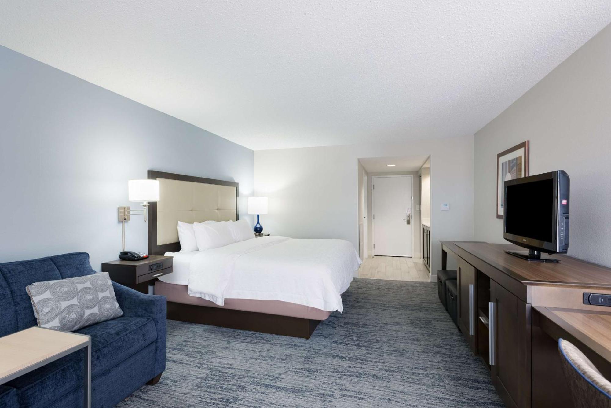 King Room with Sofa Bed - Non-Smoking