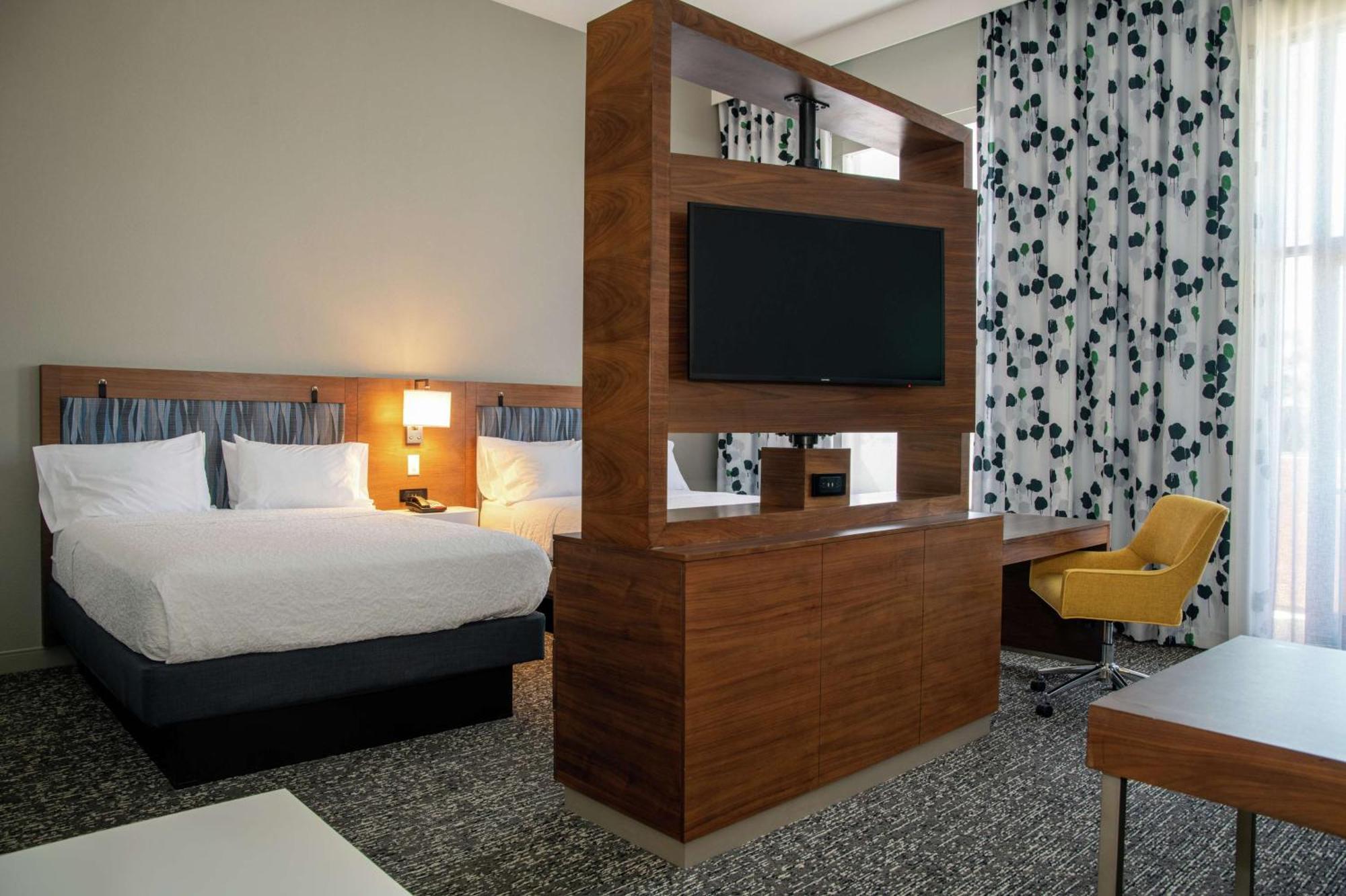 Queen Studio Suite Two Queen Beds Non-Smoking,1557876805:JPEG