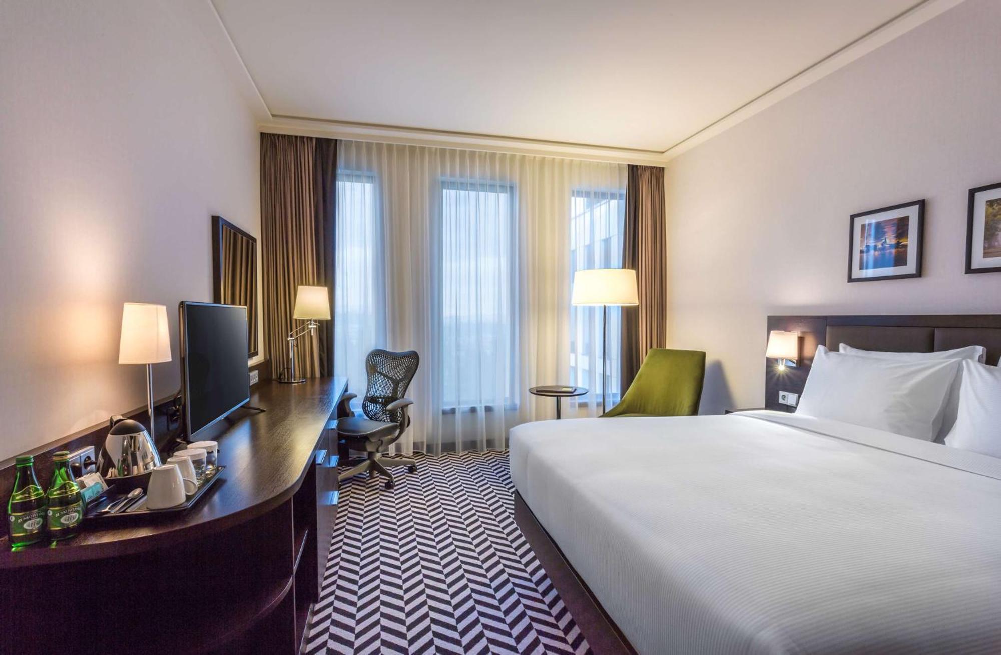 King Room,1557878569:JPEG