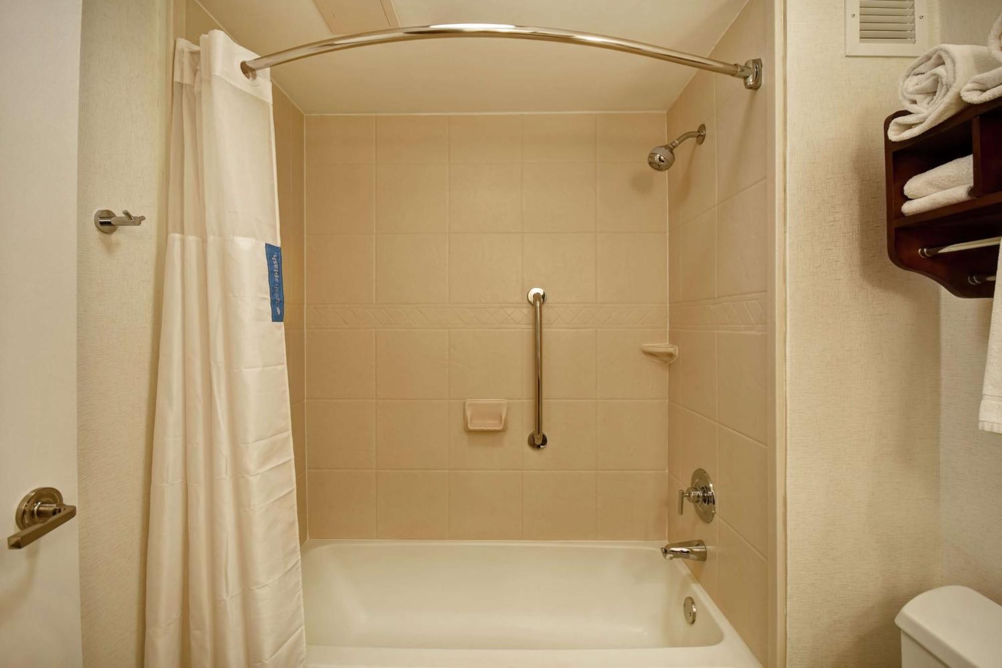 Double Room Tub Mobility Accessible or Non-Smoking