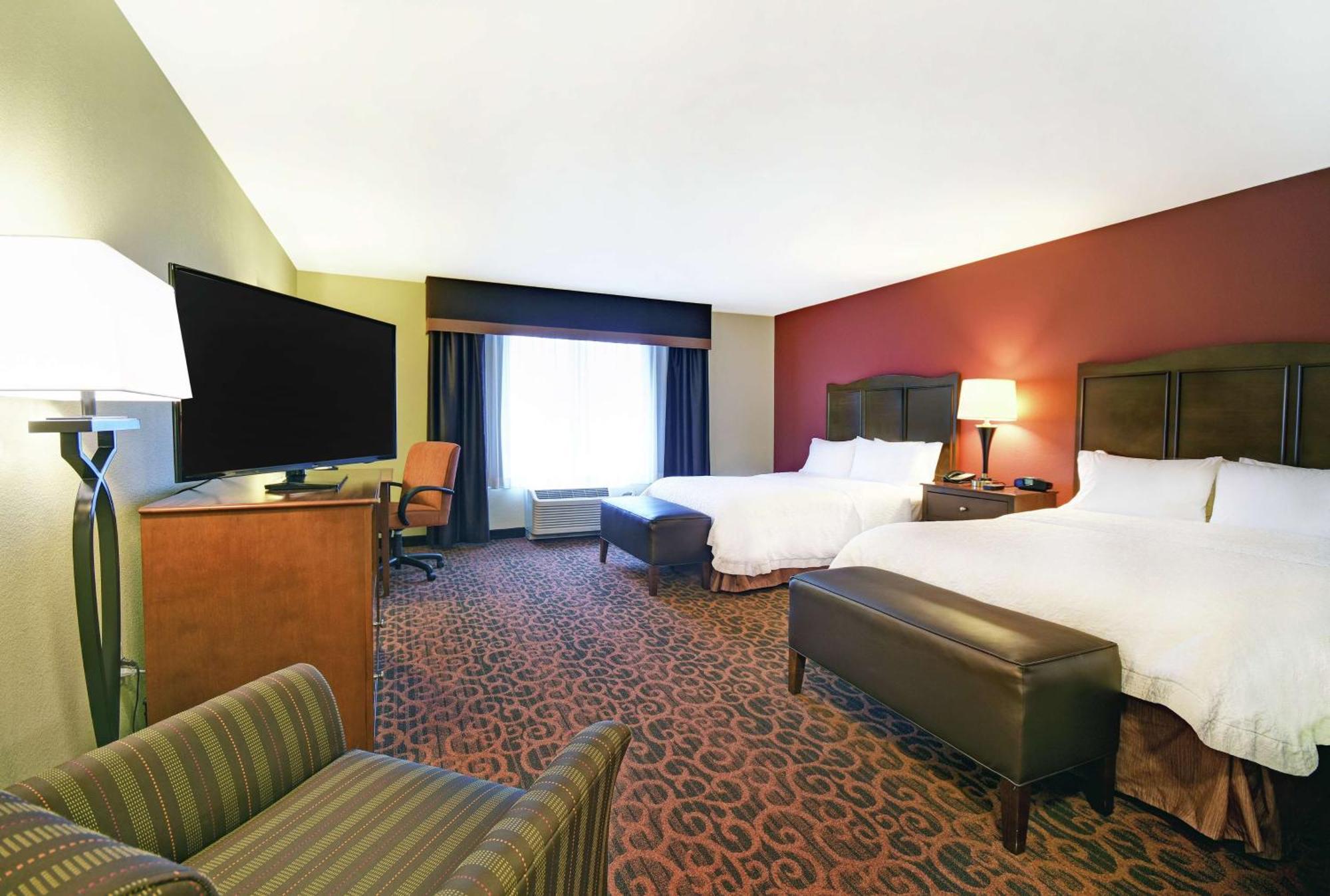 Queen Room Two Queen Beds Mobility Hearing Access or Non-Smoking