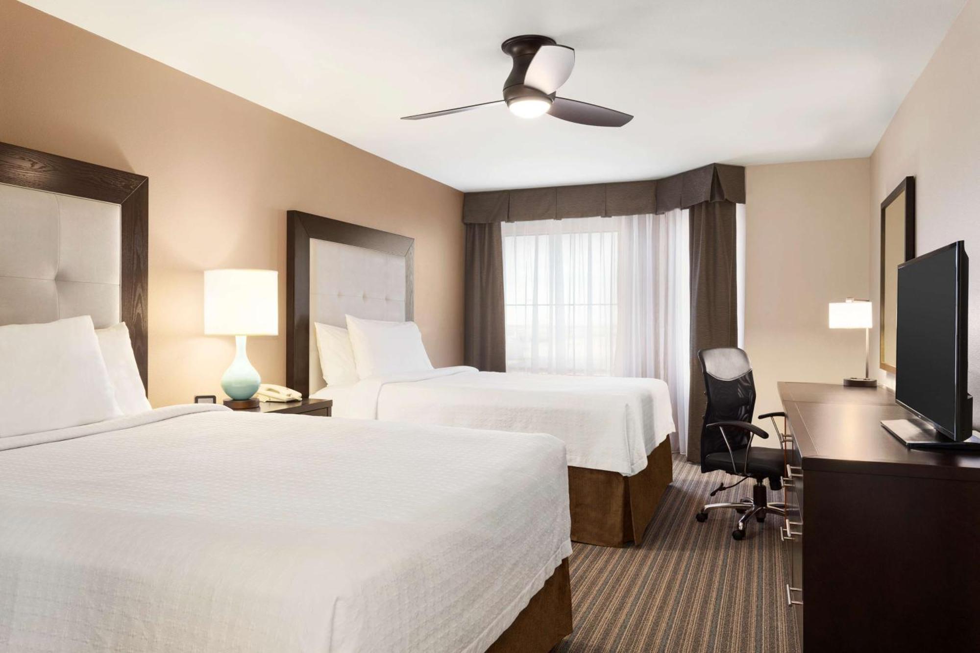 One-Bedroom Queen Suite Non-Smoking