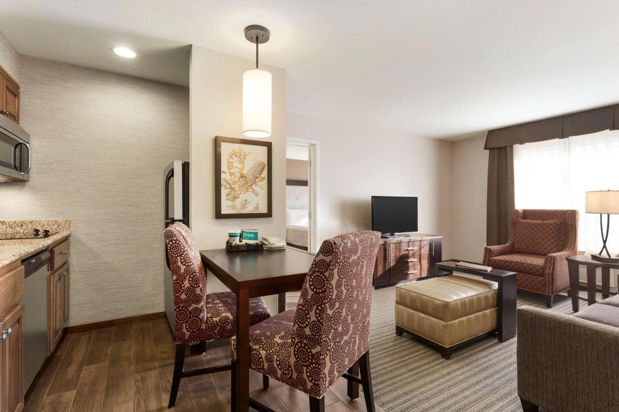 Two Bedroom Suite One King Two Queen Beds Non-Smoking