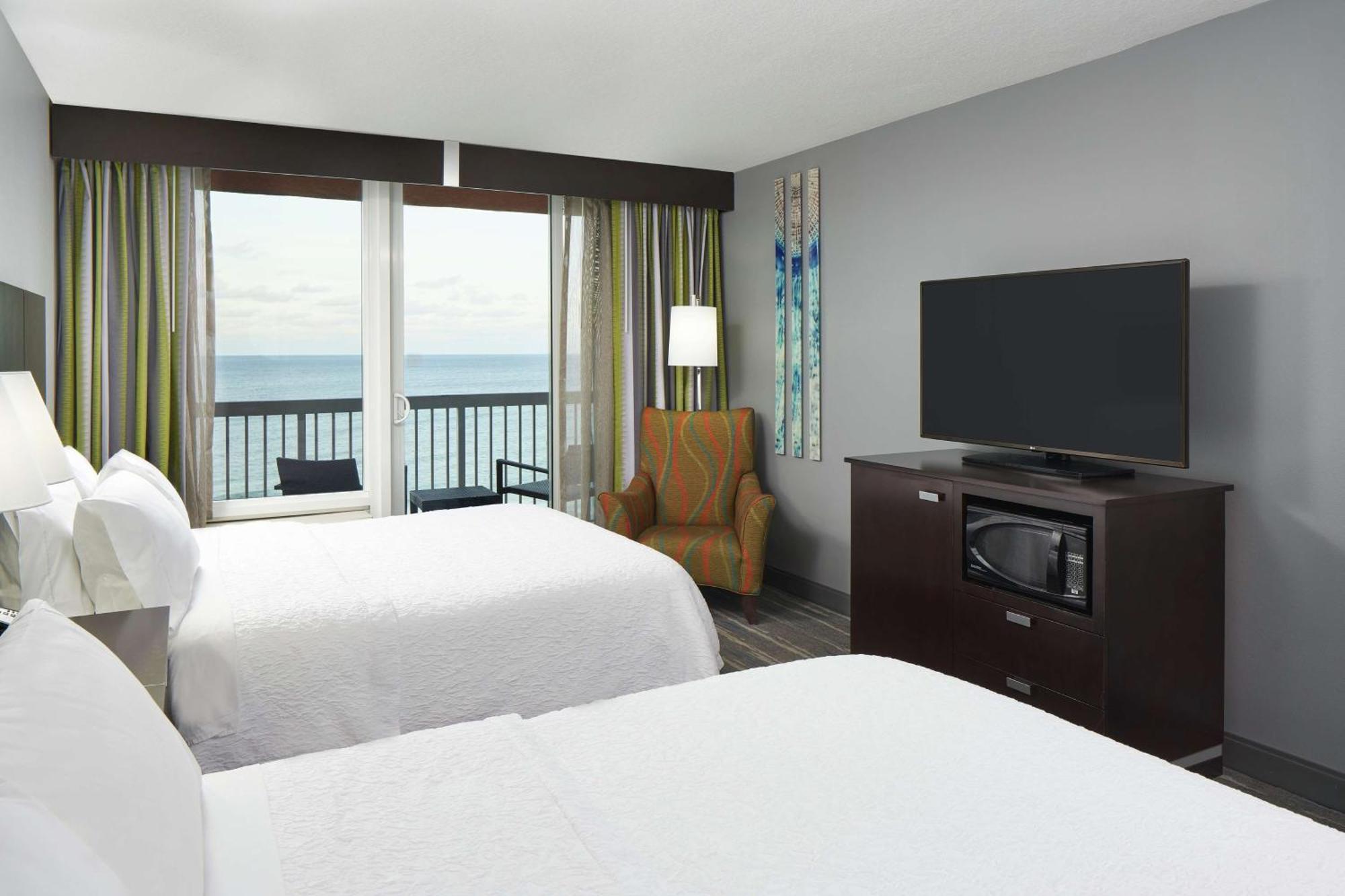Queen Room with Oceanfront - High Floor