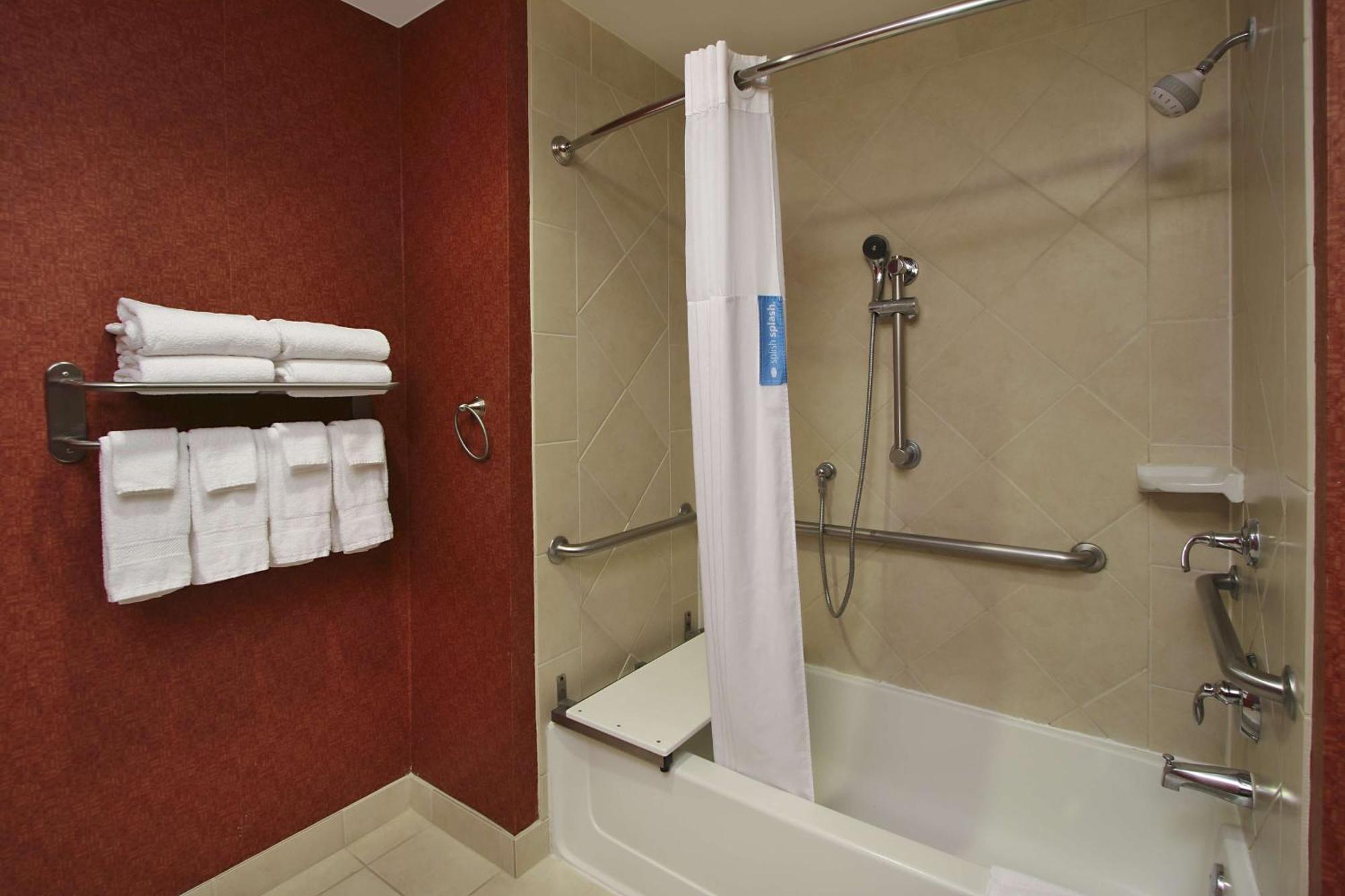 King Studio Suite Mobility Access or Non-Smoking