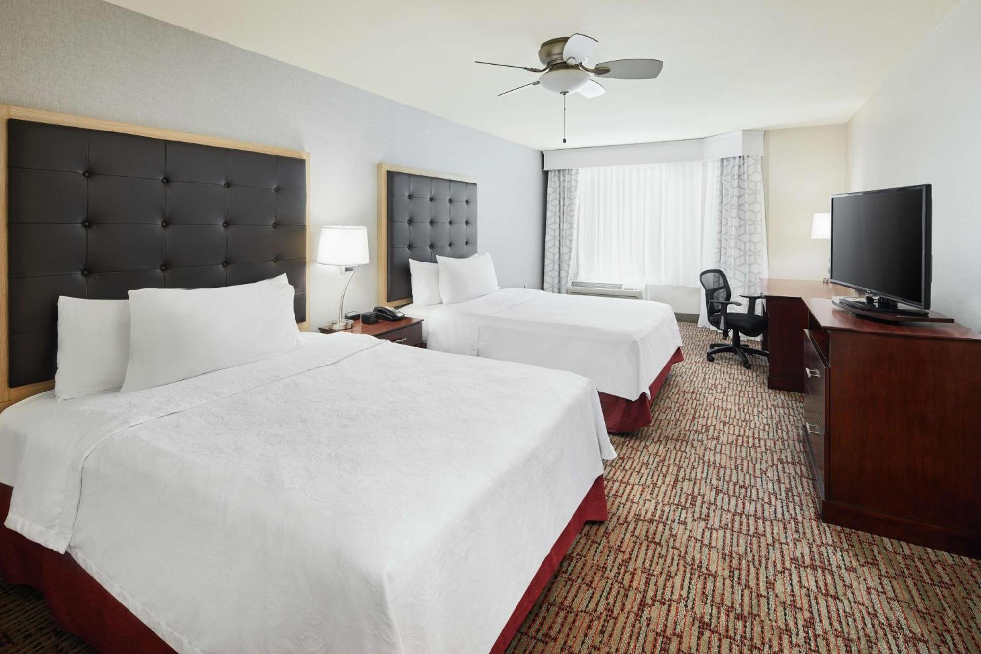 One-Bedroom Queen Suite Two Queen Beds Non-Smoking