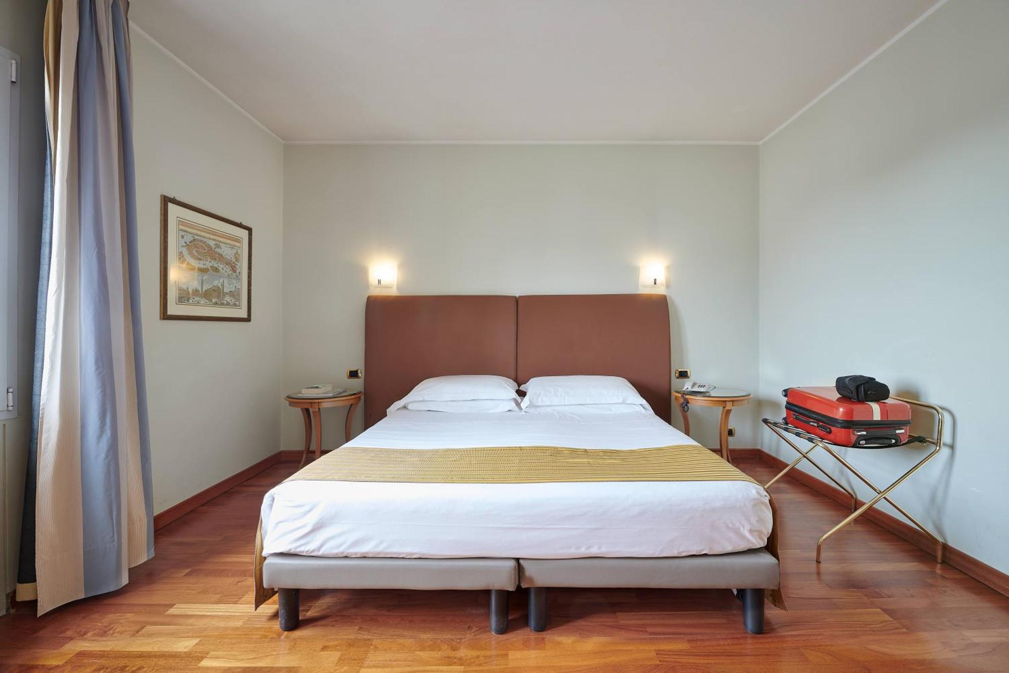 Classic Double Room,1557980233:JPEG