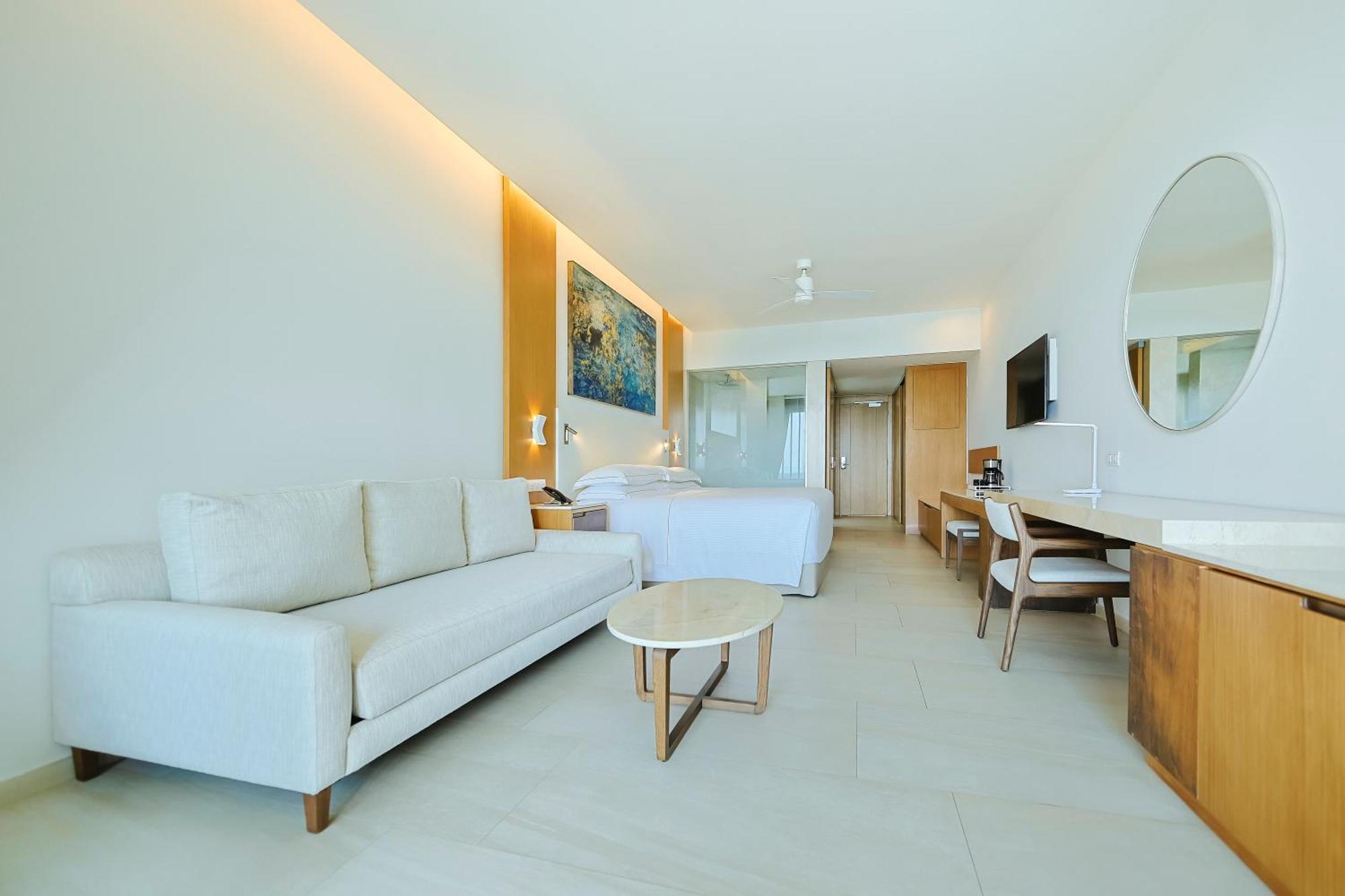Junior Suite Ocean Front