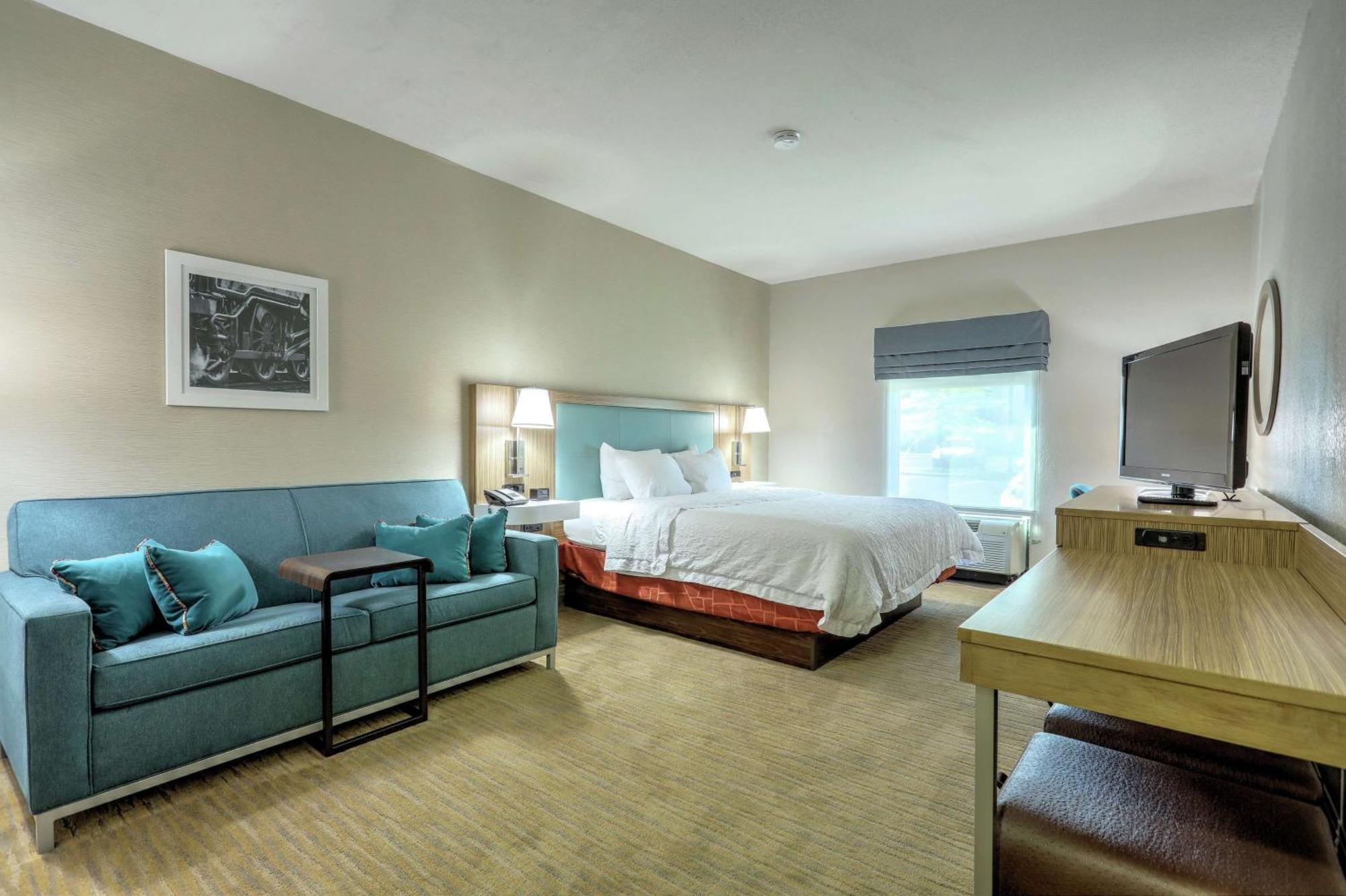 King Studio Suite with Sofa Bed - Non-Smoking