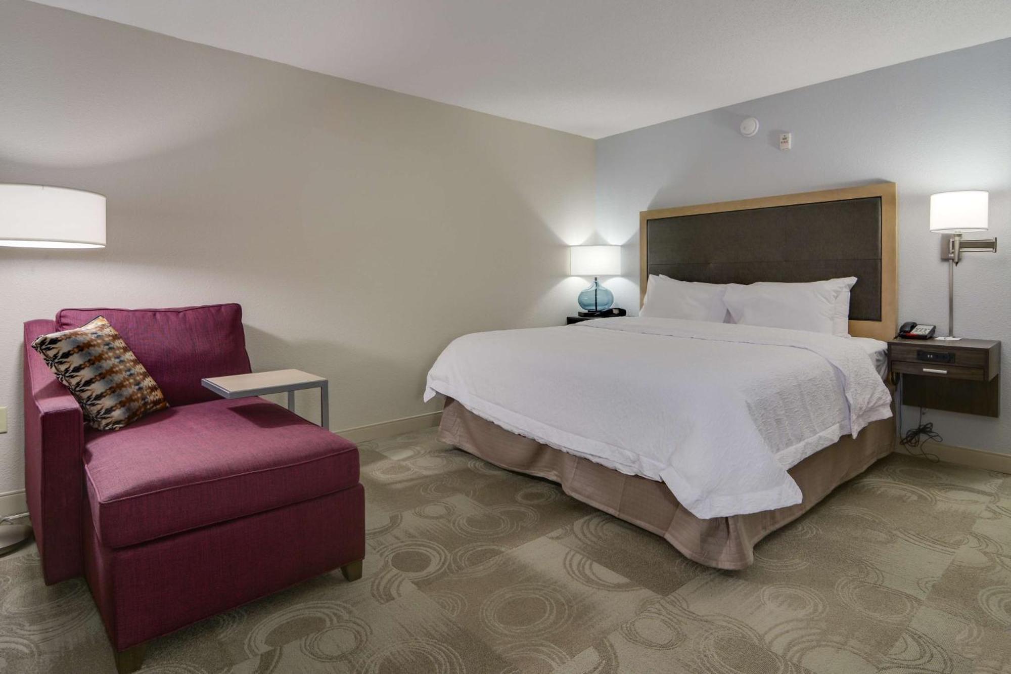 King Room Accessible Tub Mobility Hearing Access or Non-Smoking,1558054606:JPEG