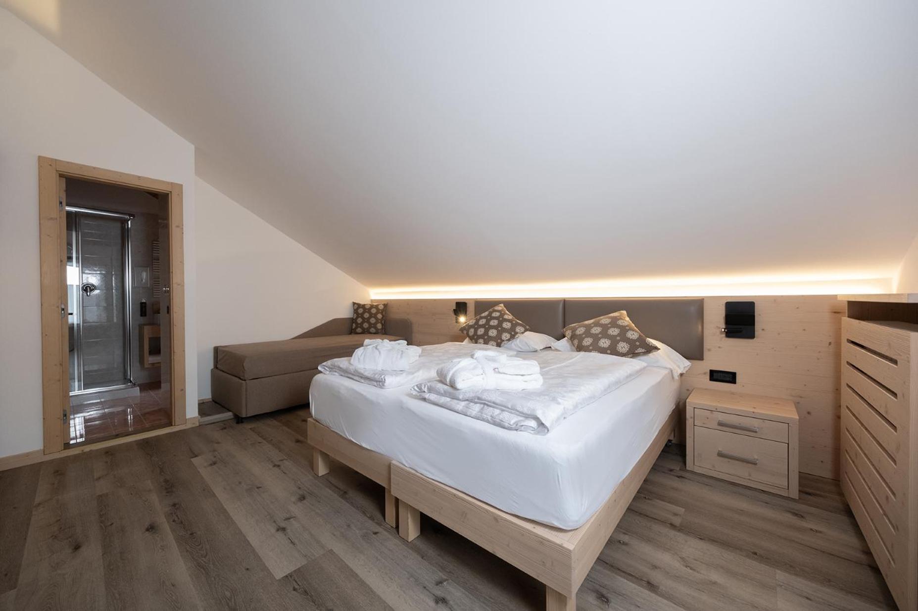 Double or Twin Room Balcony,1558085218:JPEG