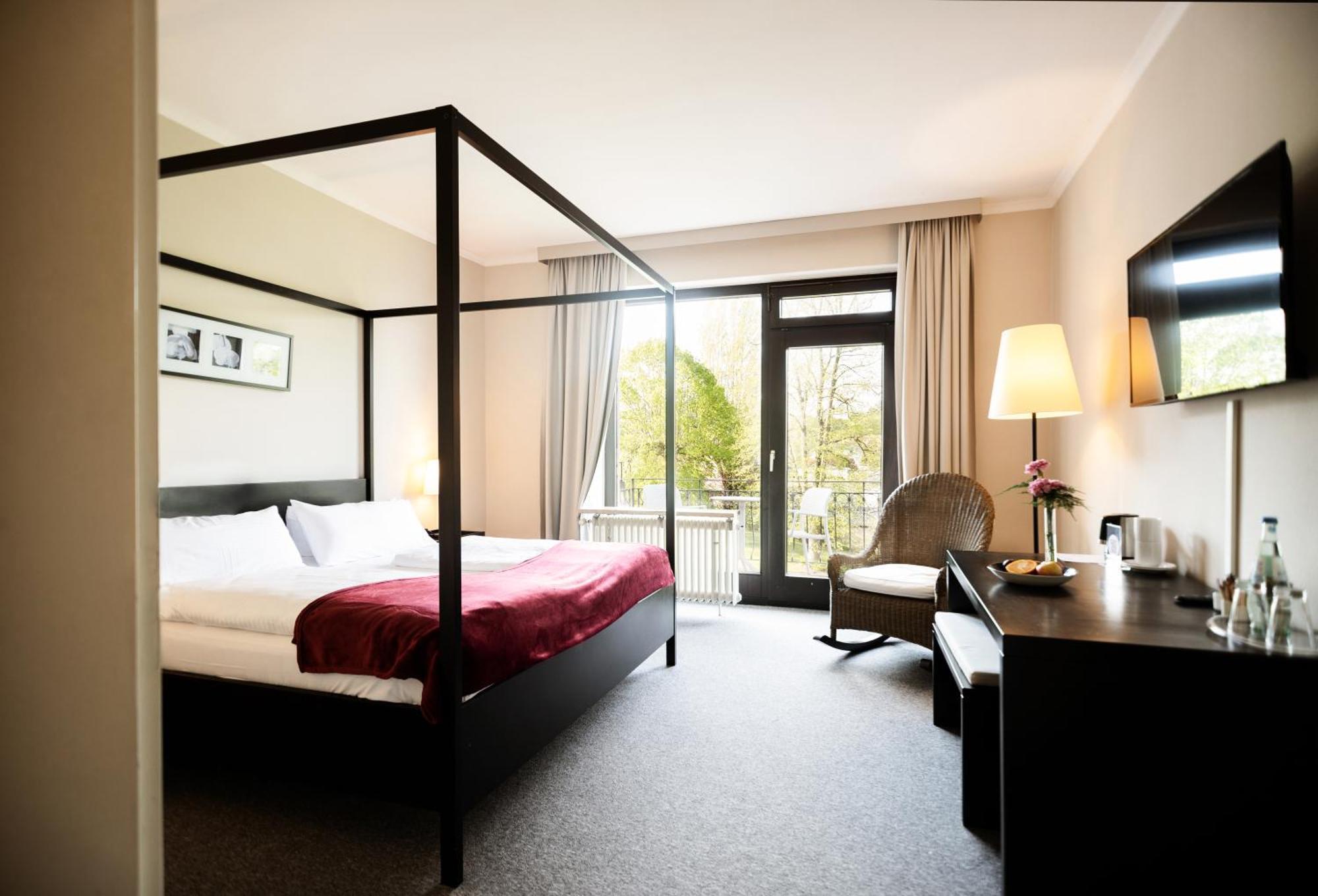 Standard Double Room Partial Lake View Balcony