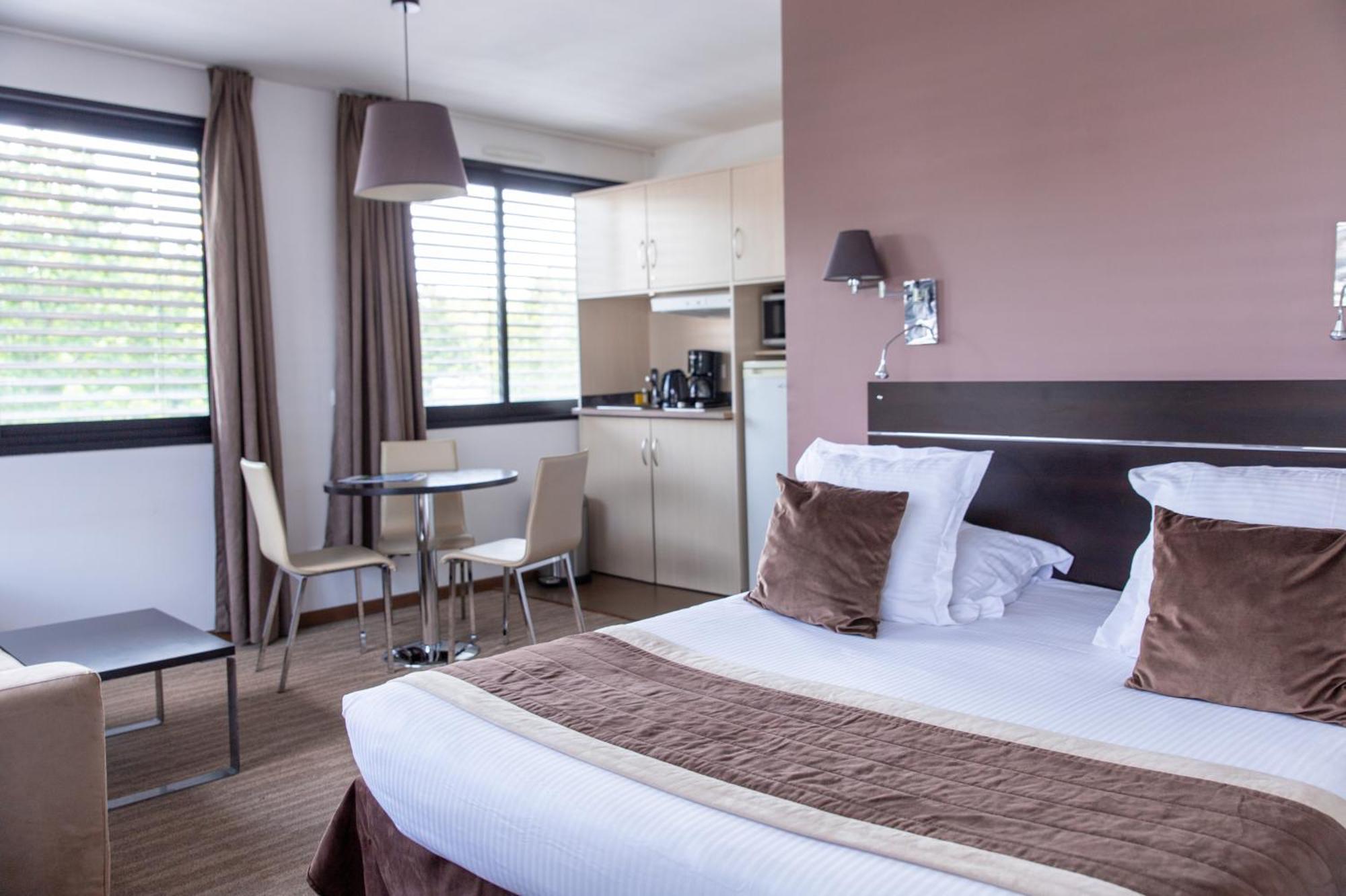 Junior Suite,1558140433:JPEG