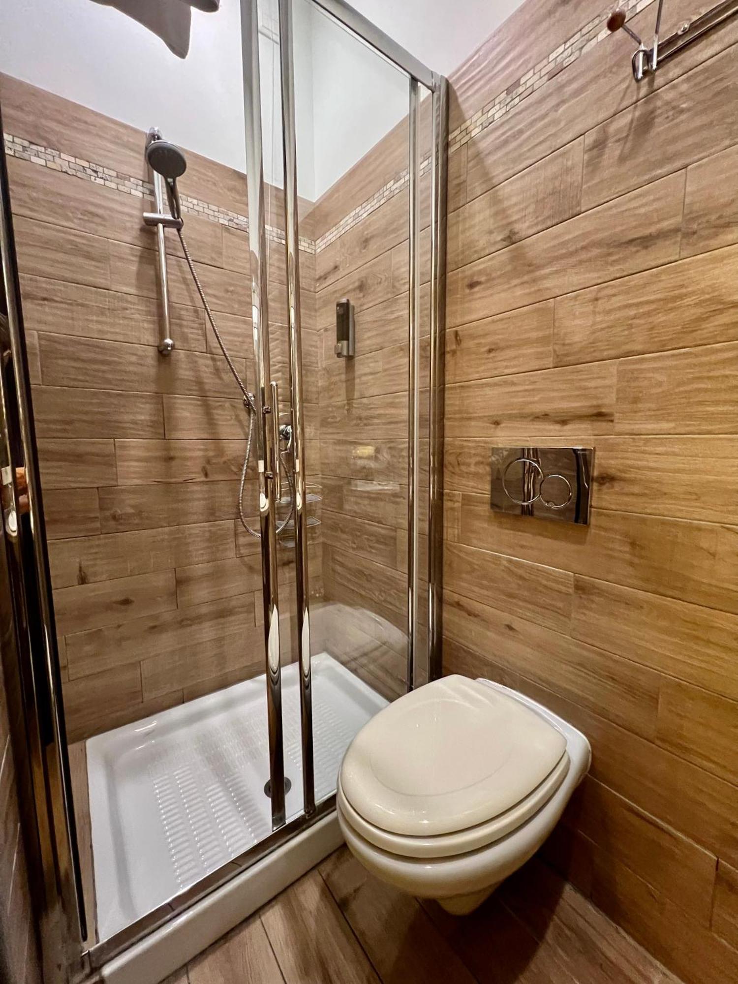 Single Room,1574768570:JPEG