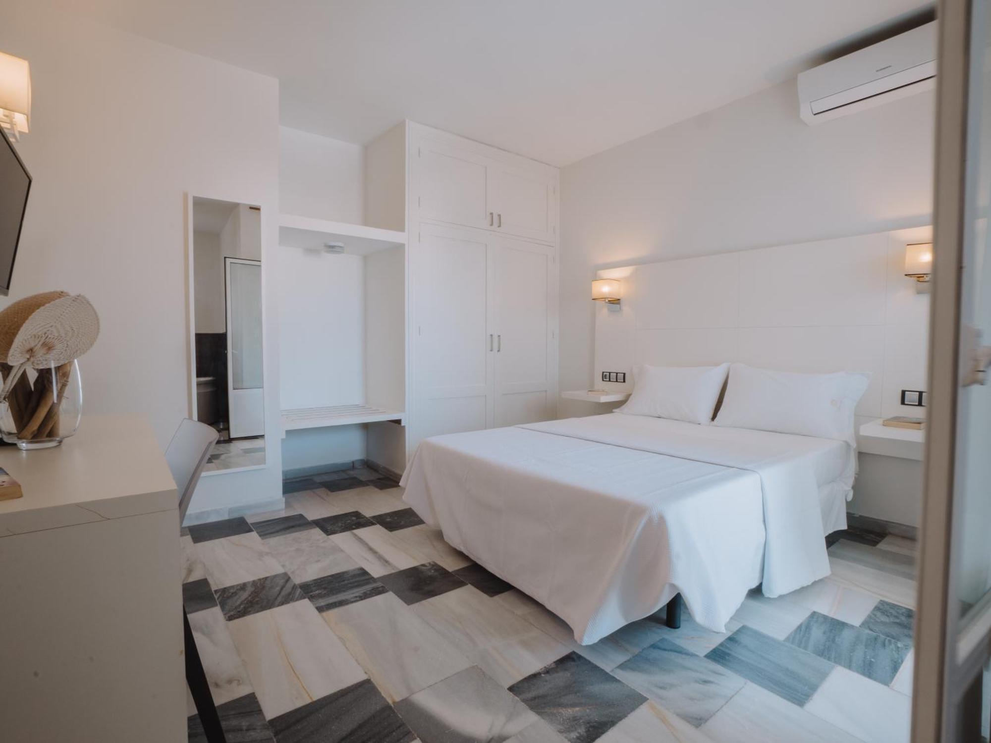 Quadruple Room Terrace,1558417663:JPEG