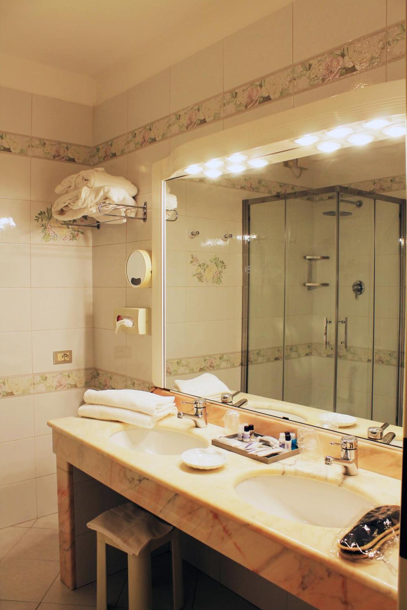 Classic Double or Twin Room,1558560172:JPEG