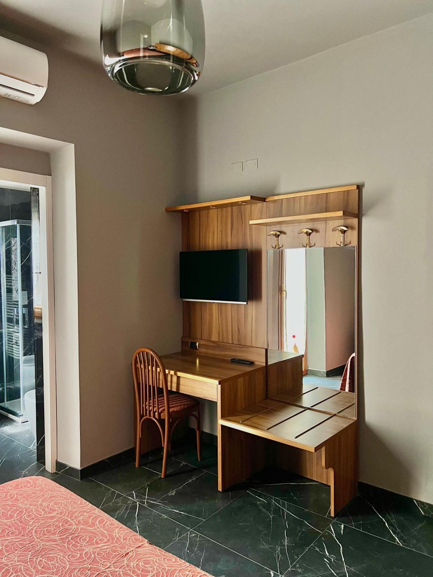 One-Bedroom Apartment,1588125059:JPEG