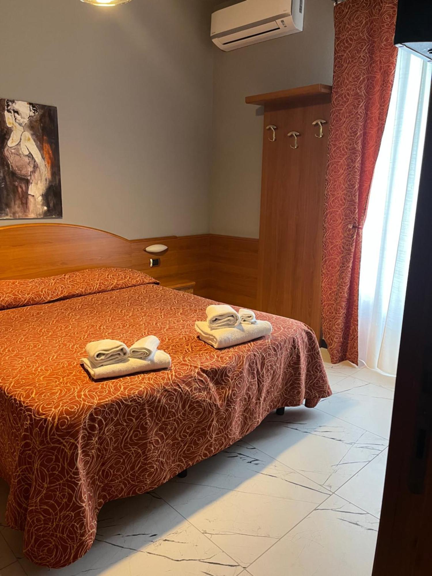 One-Bedroom Apartment,1588125122:JPEG