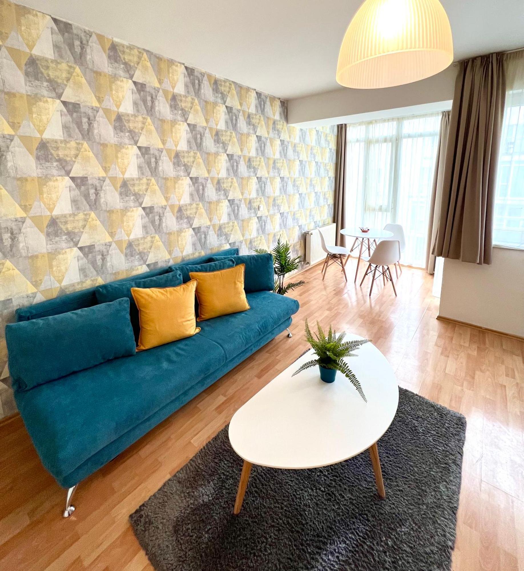 Penthouse Apartment,1361864702:JPEG