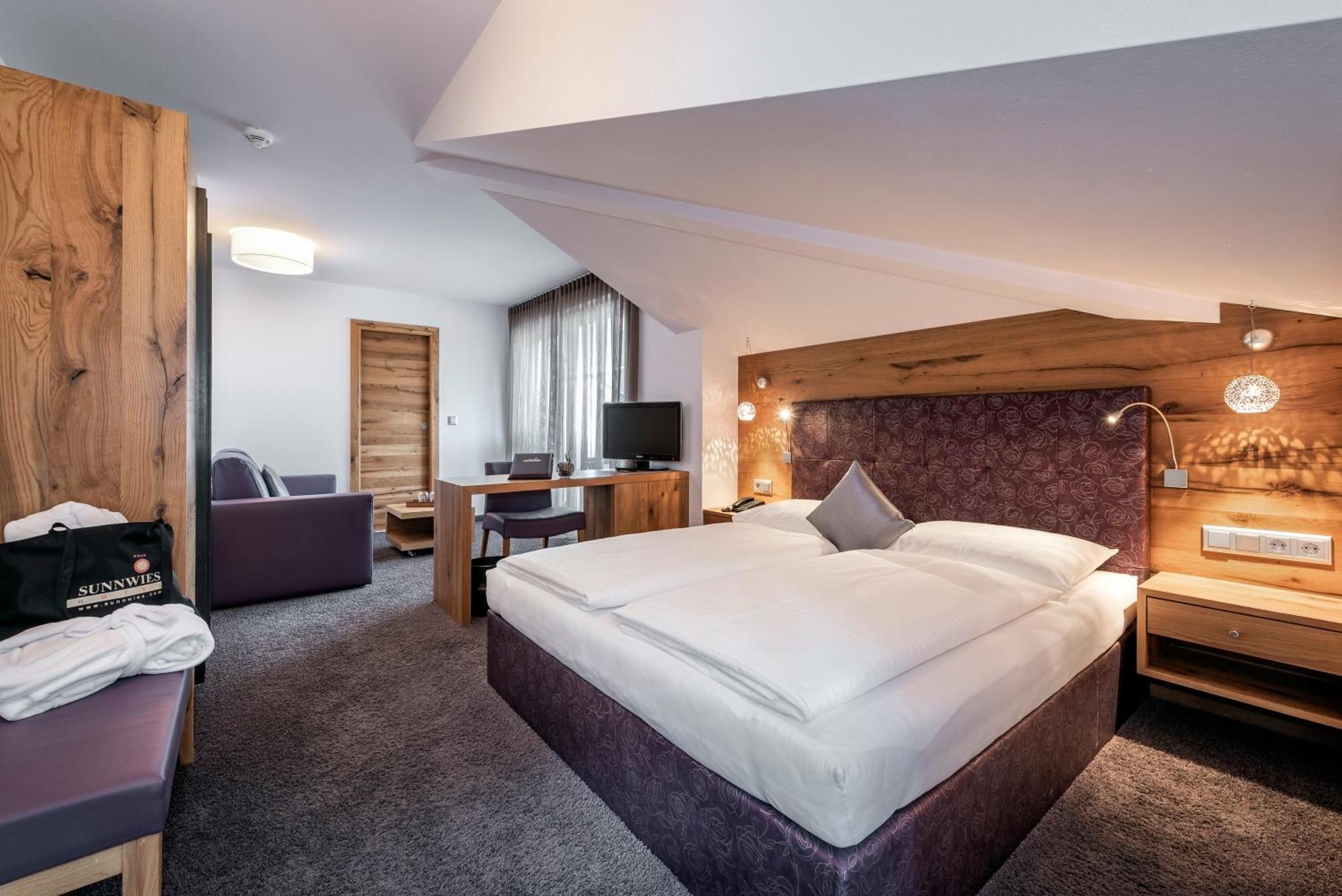 Superior Double Room,1559470795:JPEG