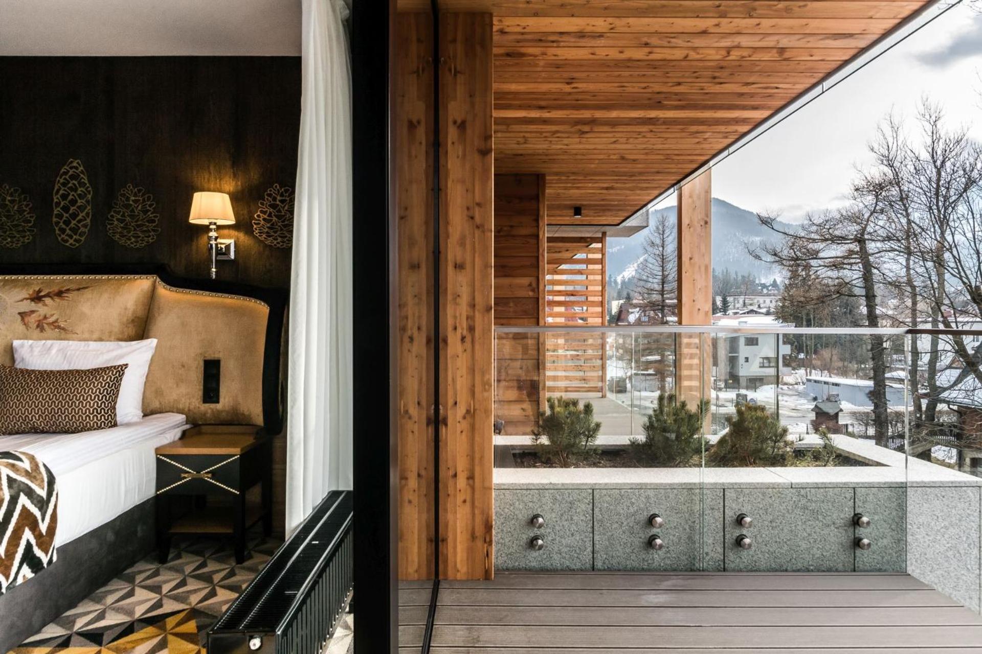 Deluxe Double or Twin Room Mountain View