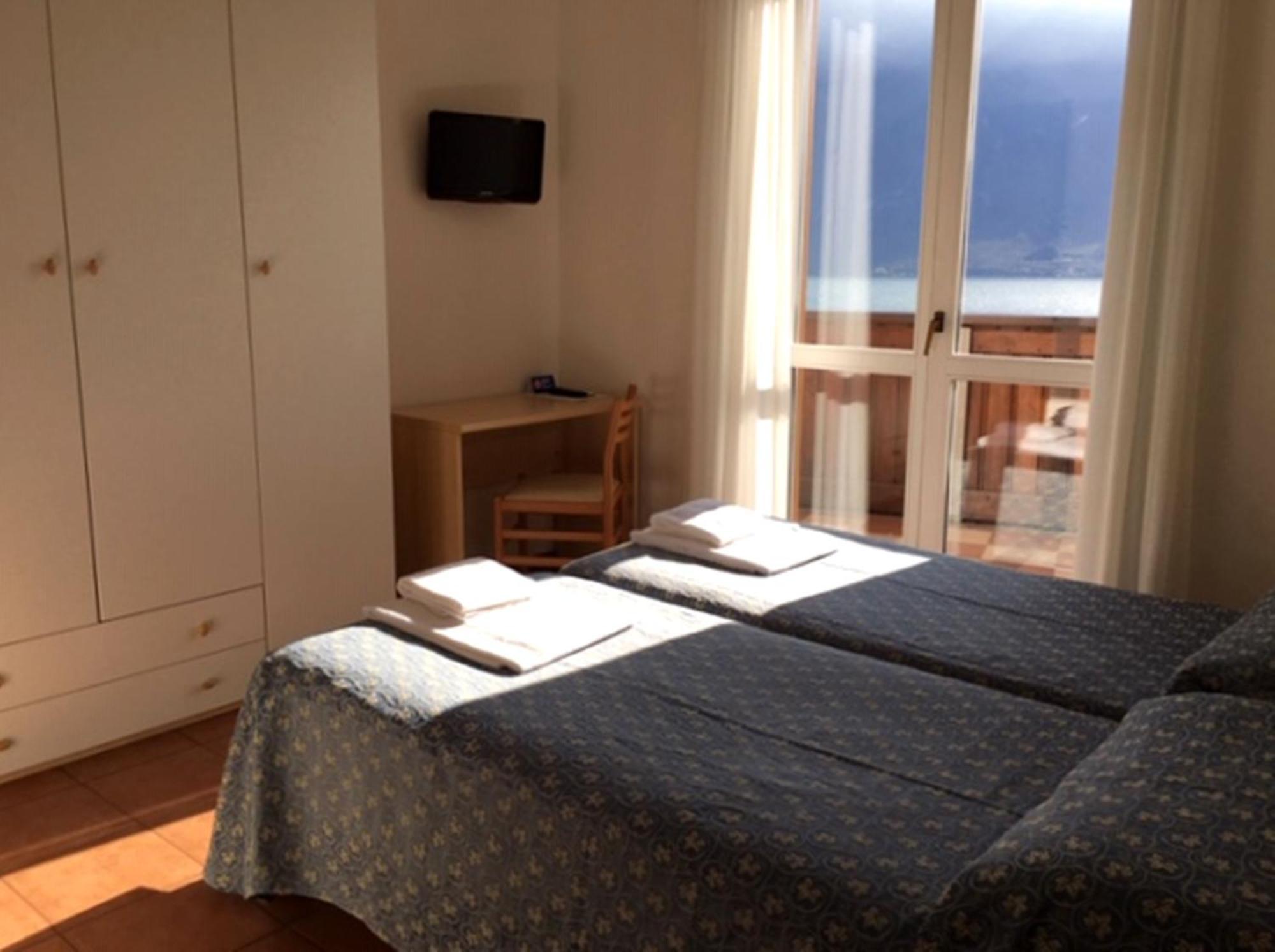Double or Twin Room Lake View,1589499288:JPEG