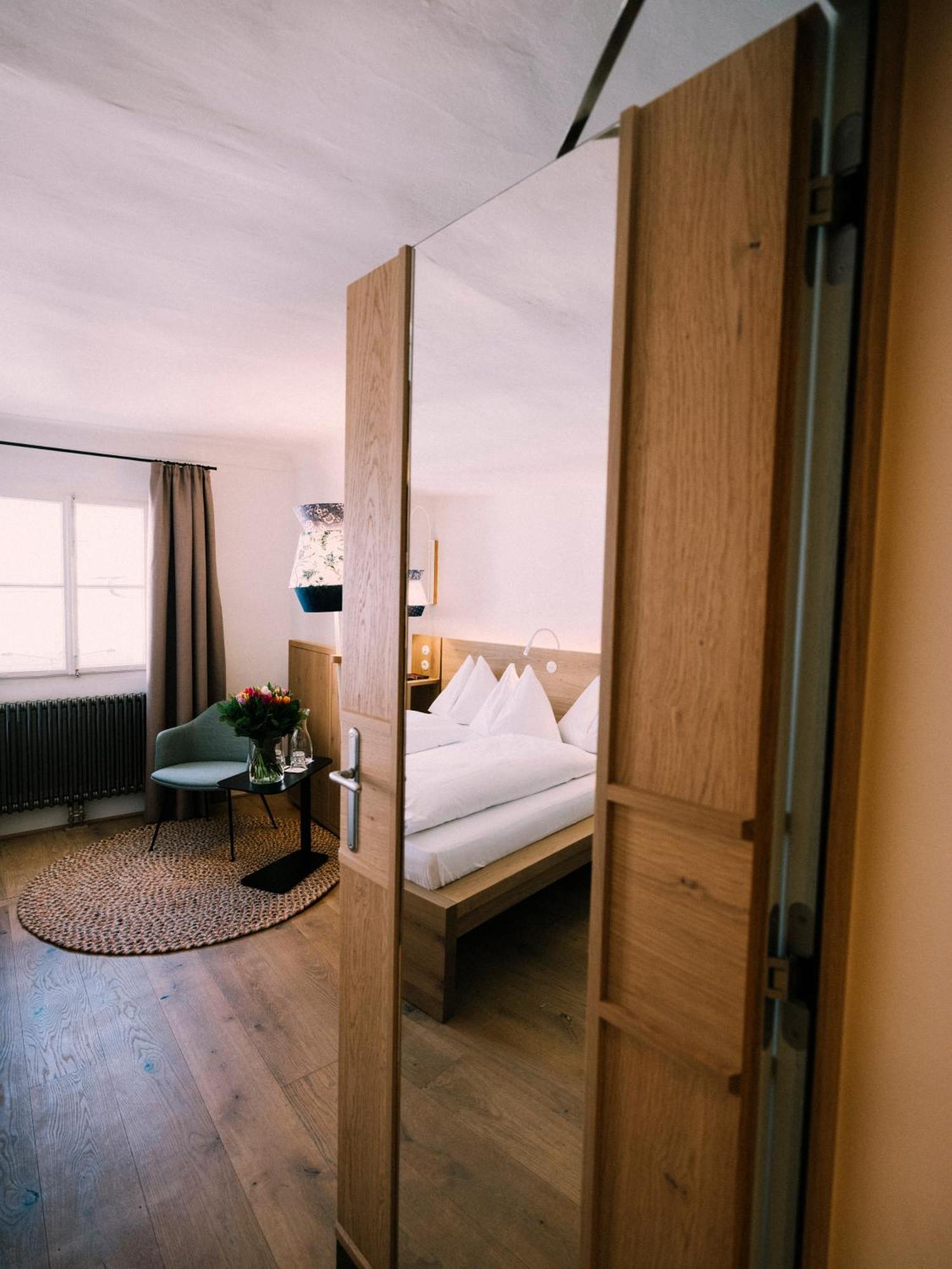 Small Double Room,1559627659:JPEG