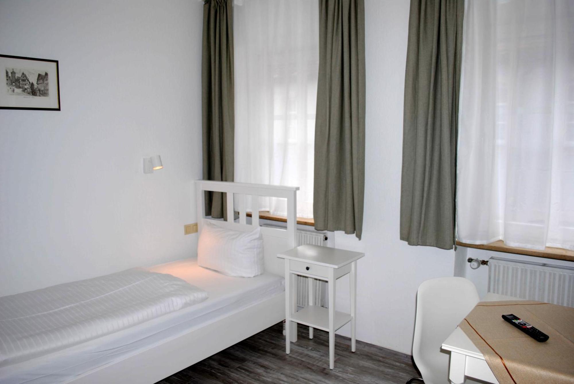 Standard Single Room,1559647855:JPEG