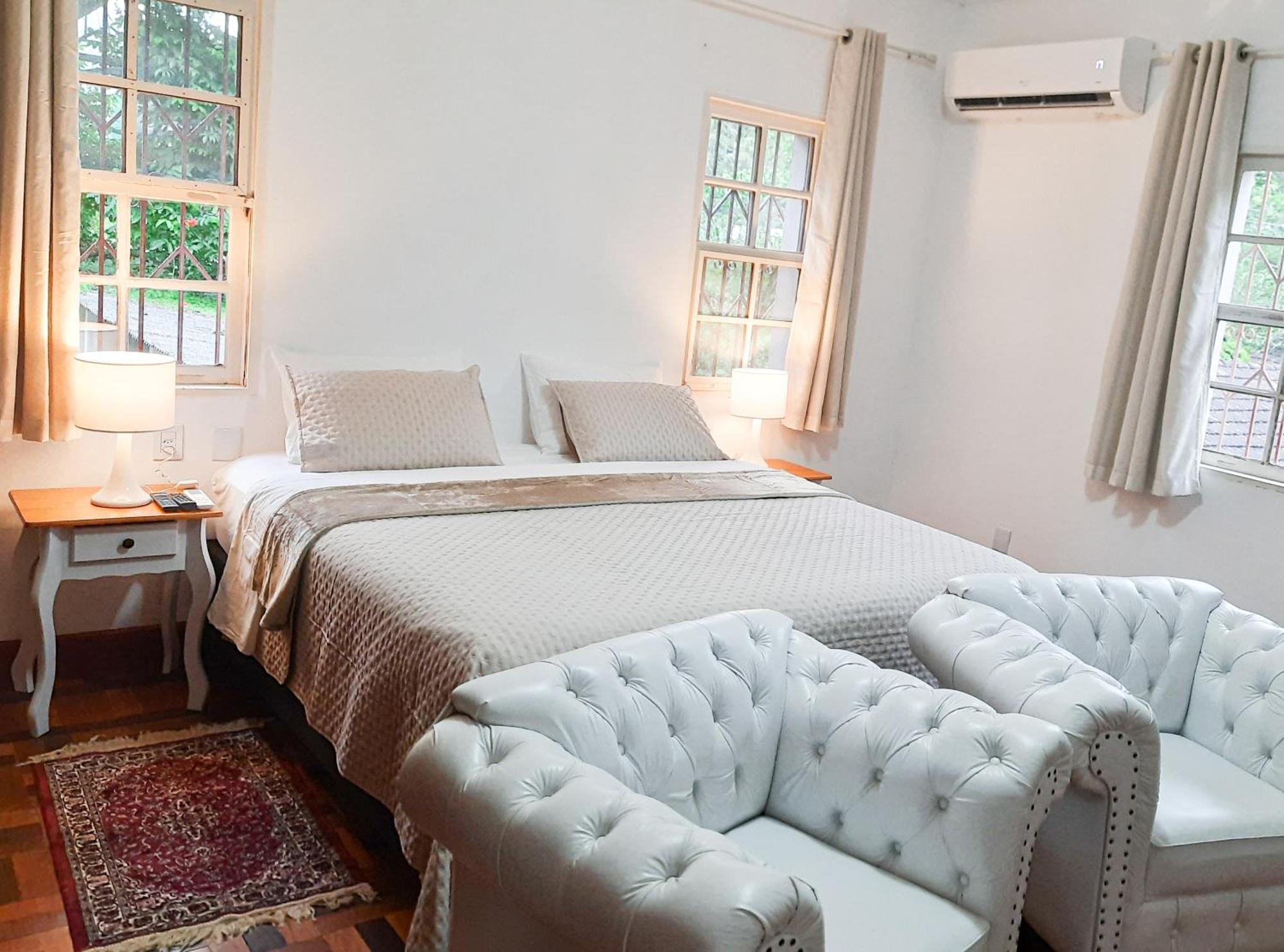 Deluxe King Suite,1559729368:JPEG