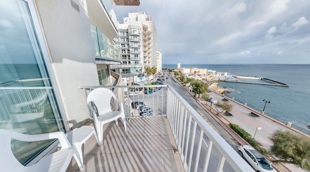 Double or Twin Room Sea View