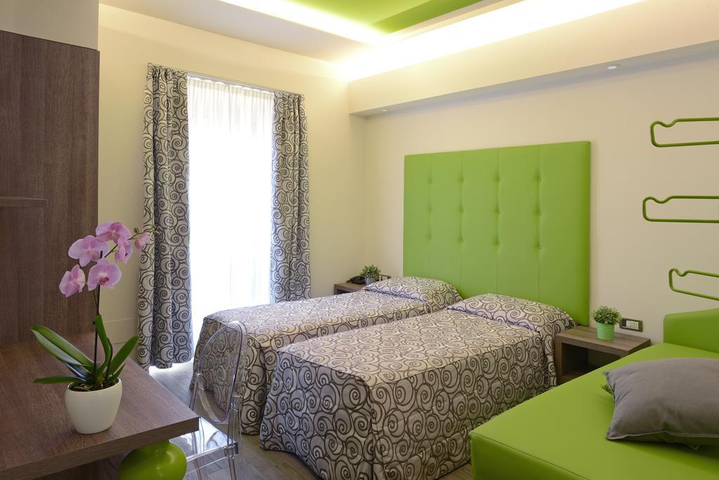 Triple Room,318348065:JPEG